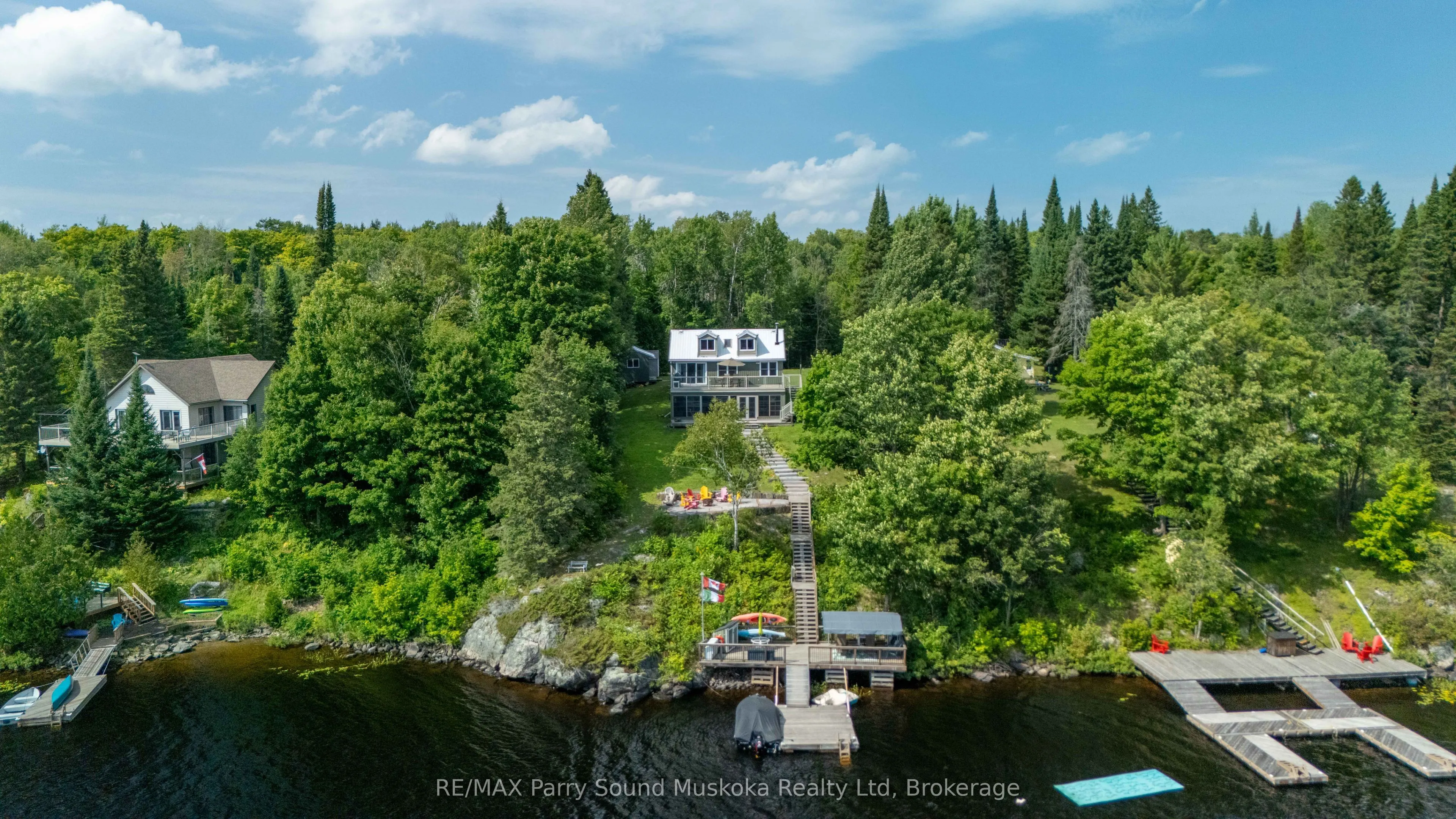 16 Golden Horseshoe Lane