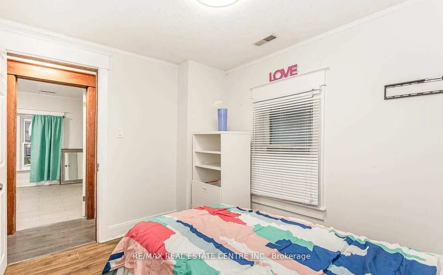 18 Forks Road E