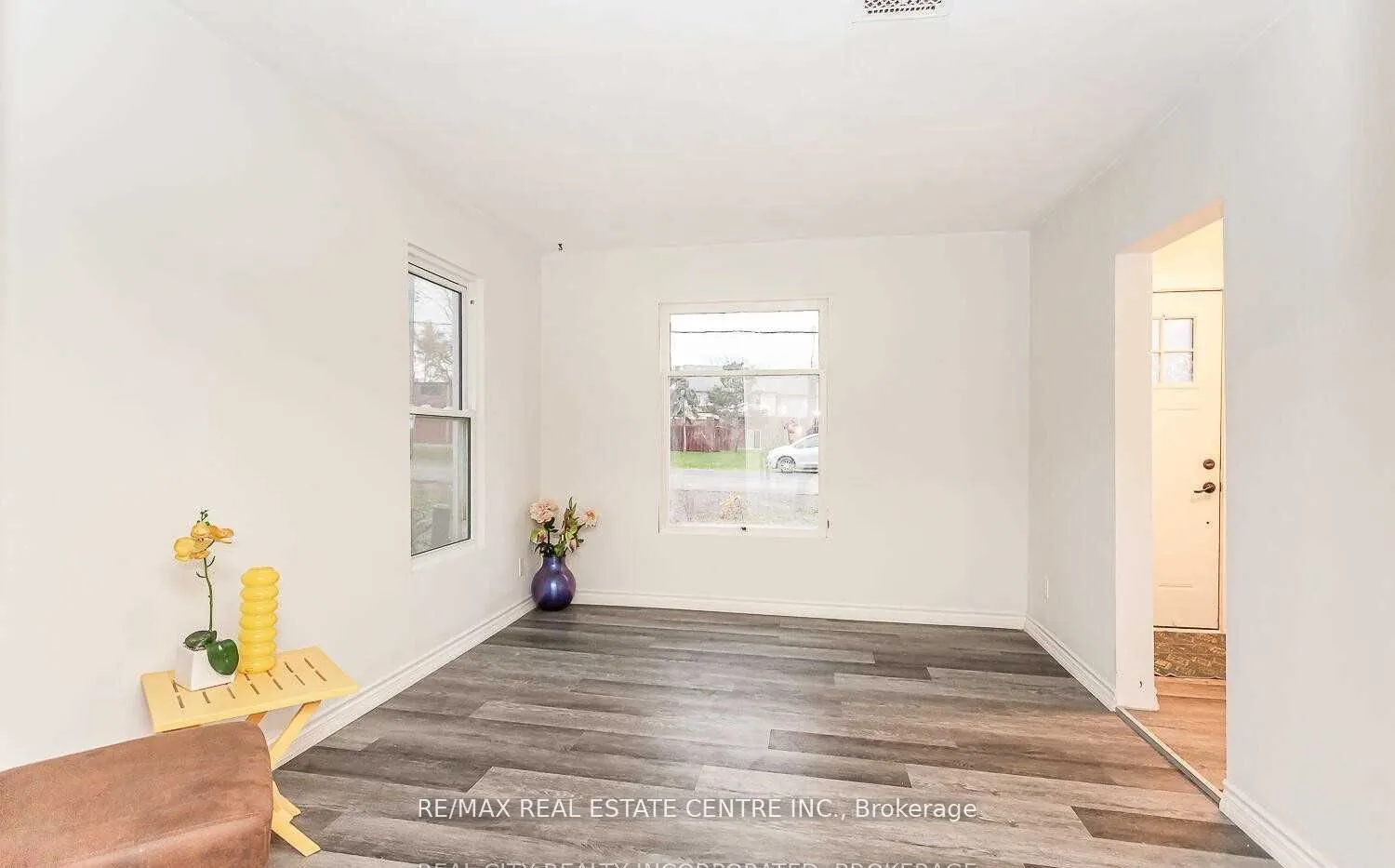 18 Forks Road E