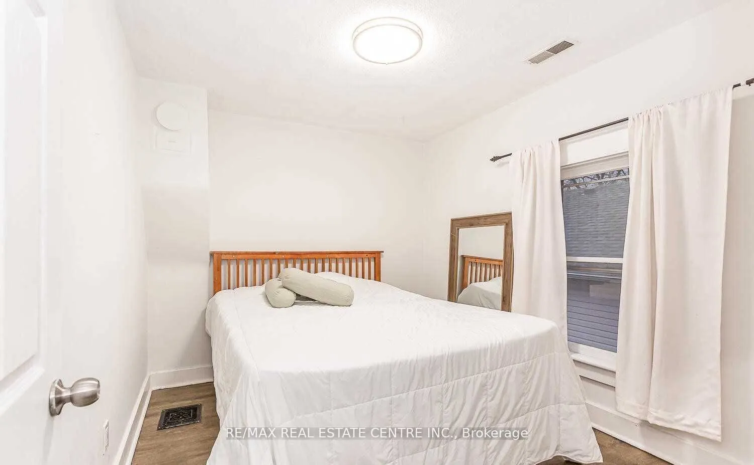 18 Forks Road E