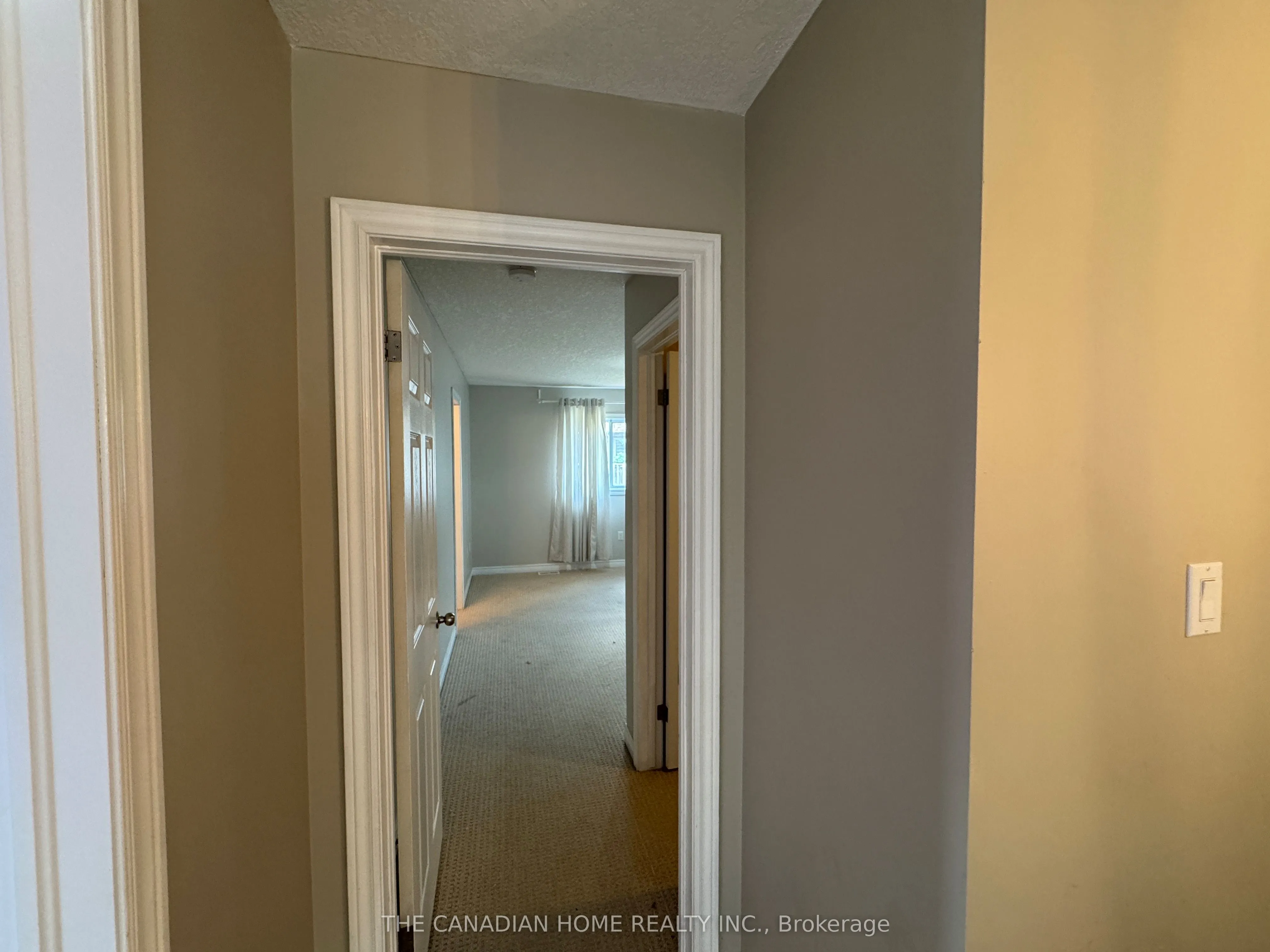 72 Oakes Crescent