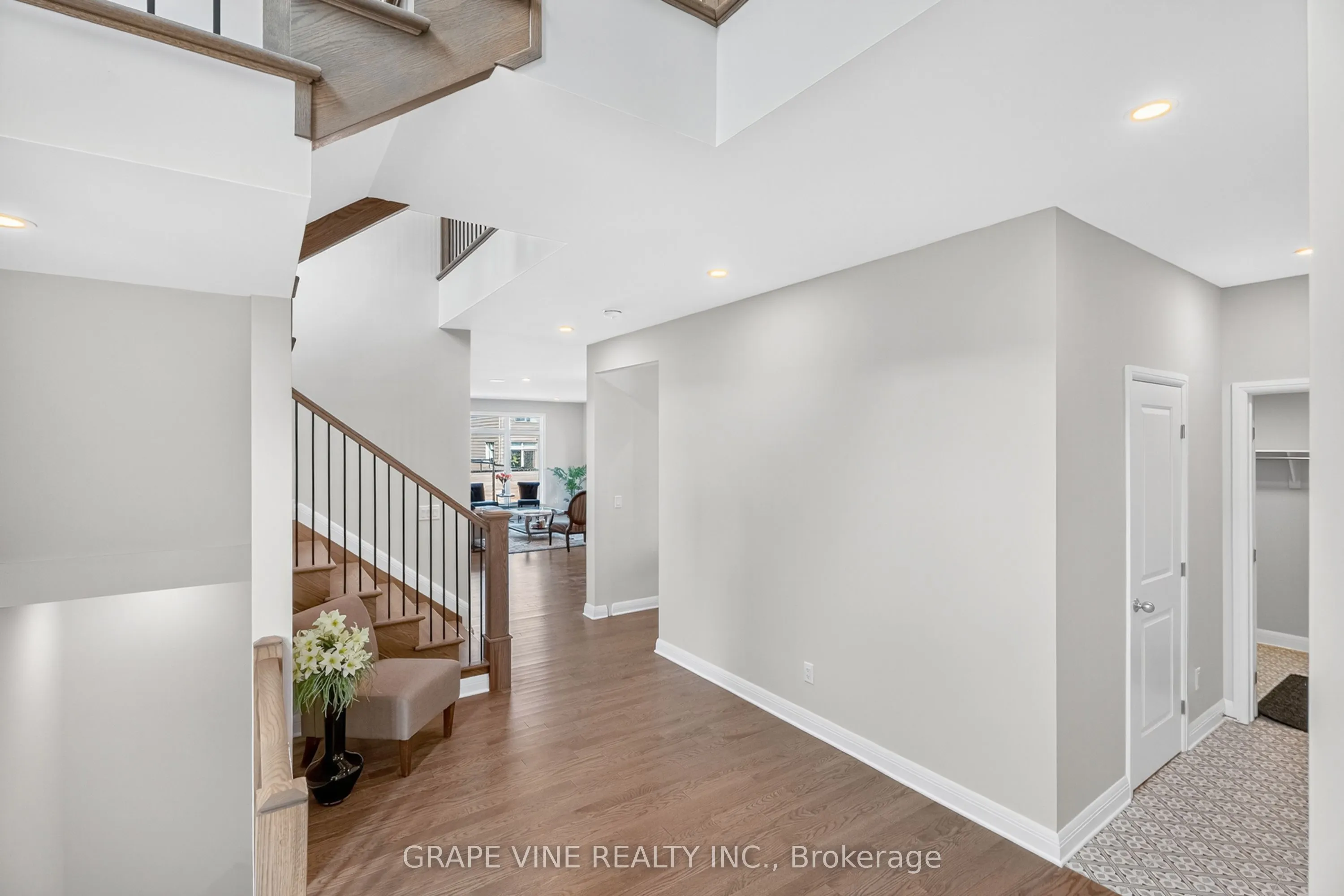 525 Pimiwidon Street