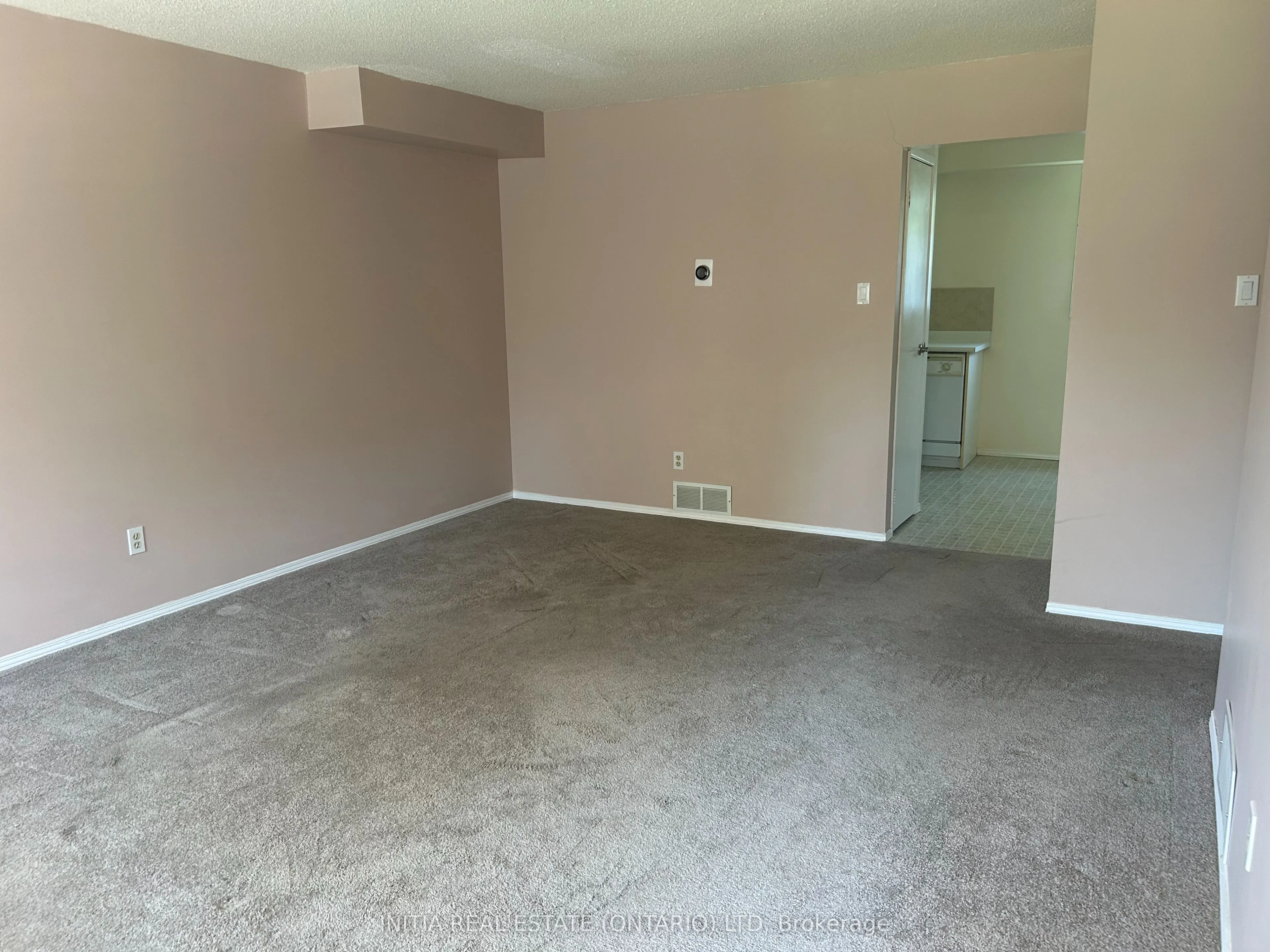 320 Westminster Avenue, #141
