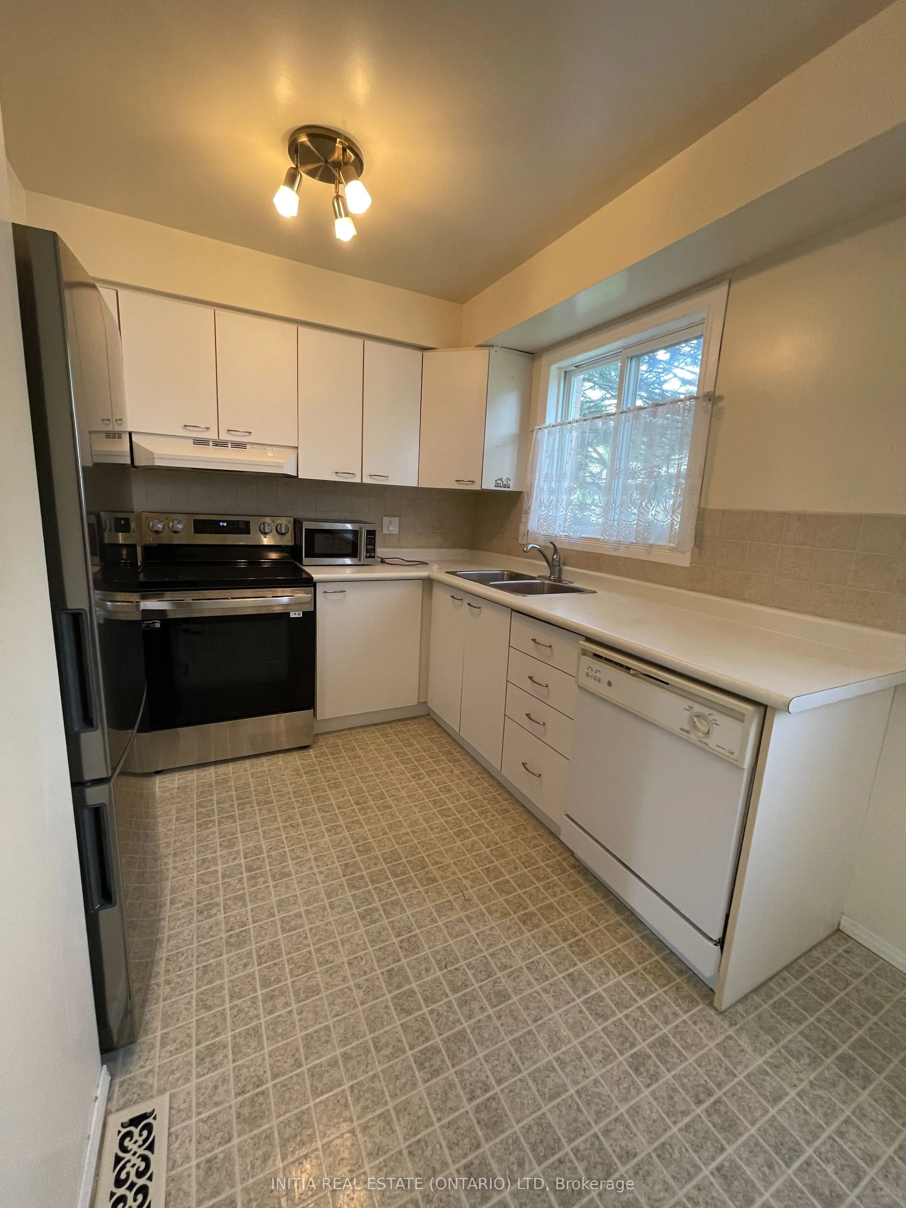 320 Westminster Avenue, #141