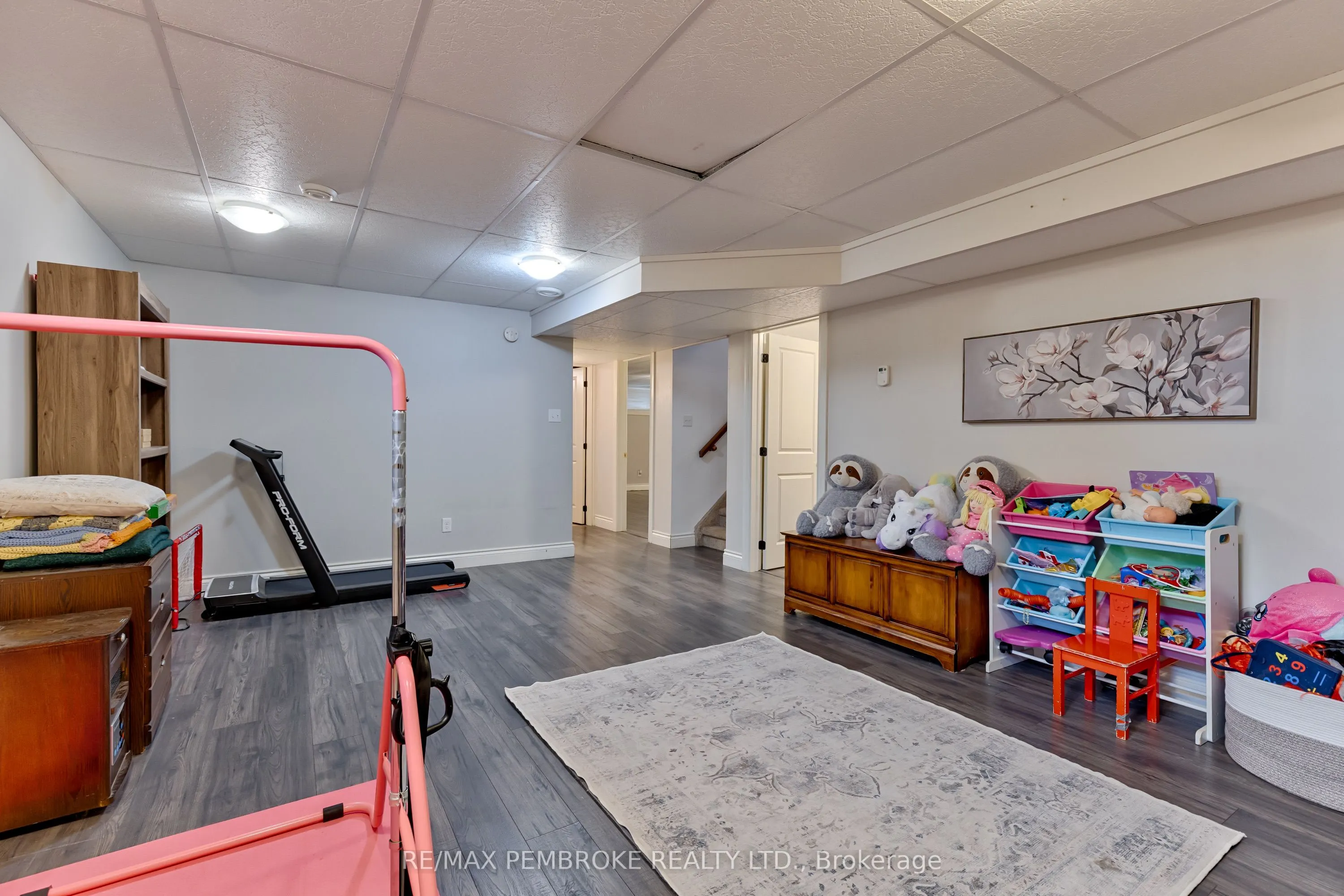 520 Gardner Crescent