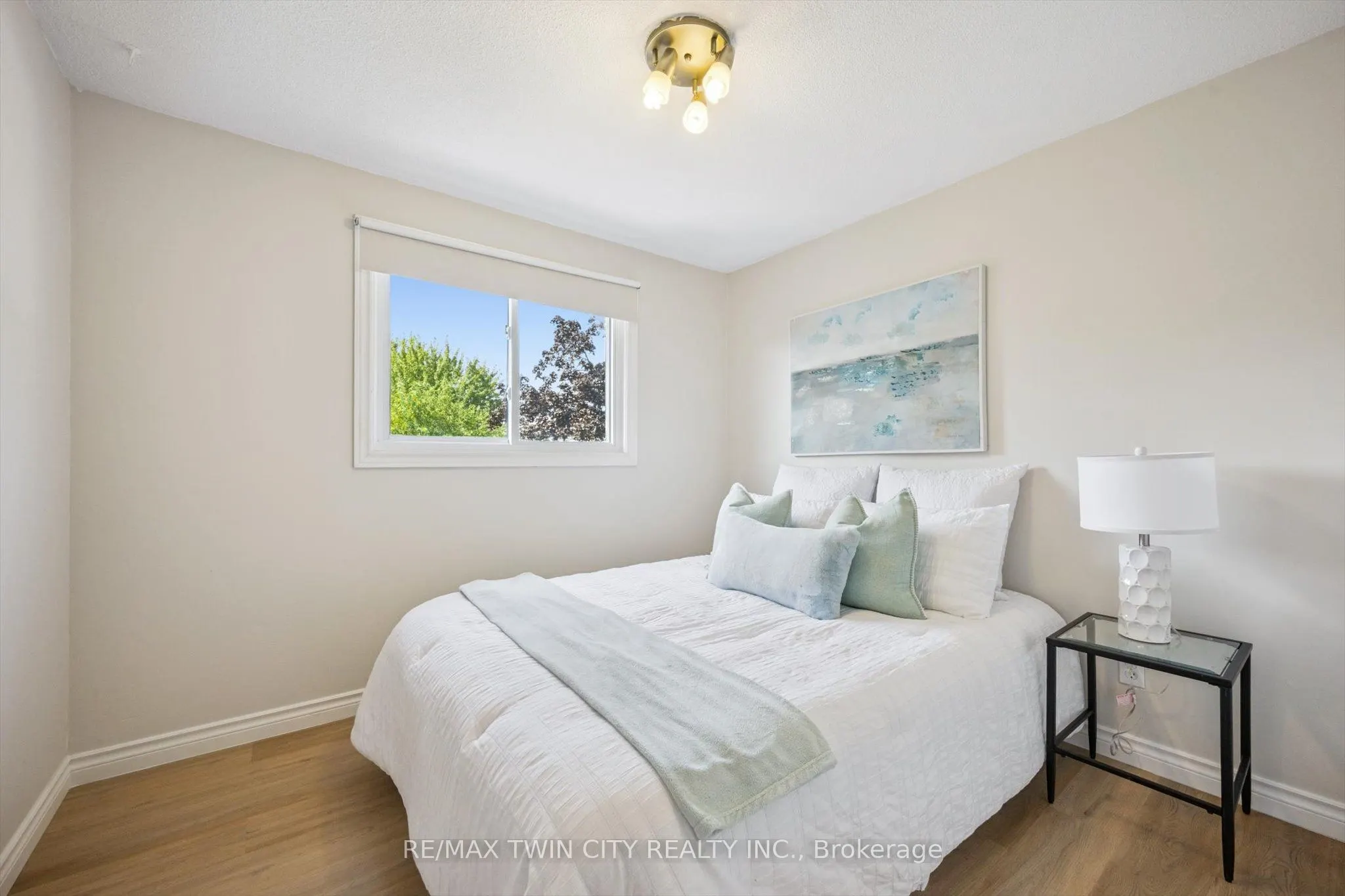 136 St Jerome Crescent
