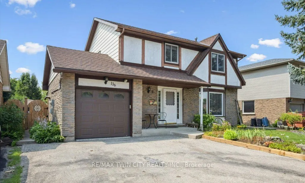 136 St Jerome Crescent
