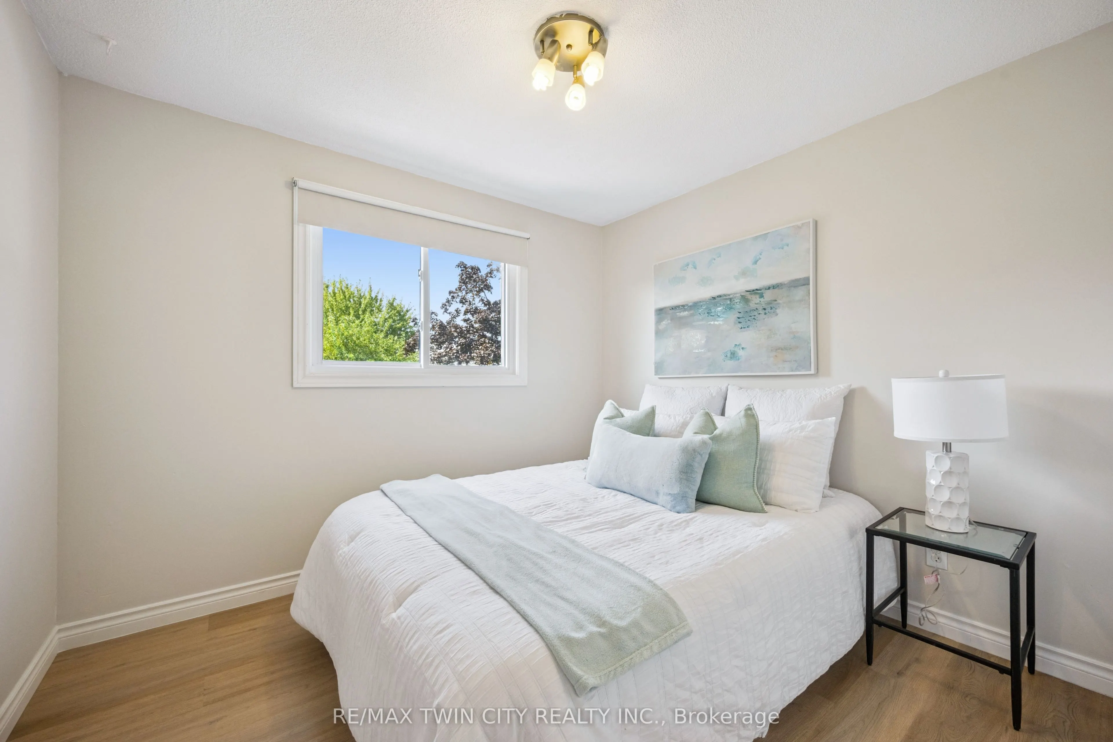 136 St Jerome Crescent