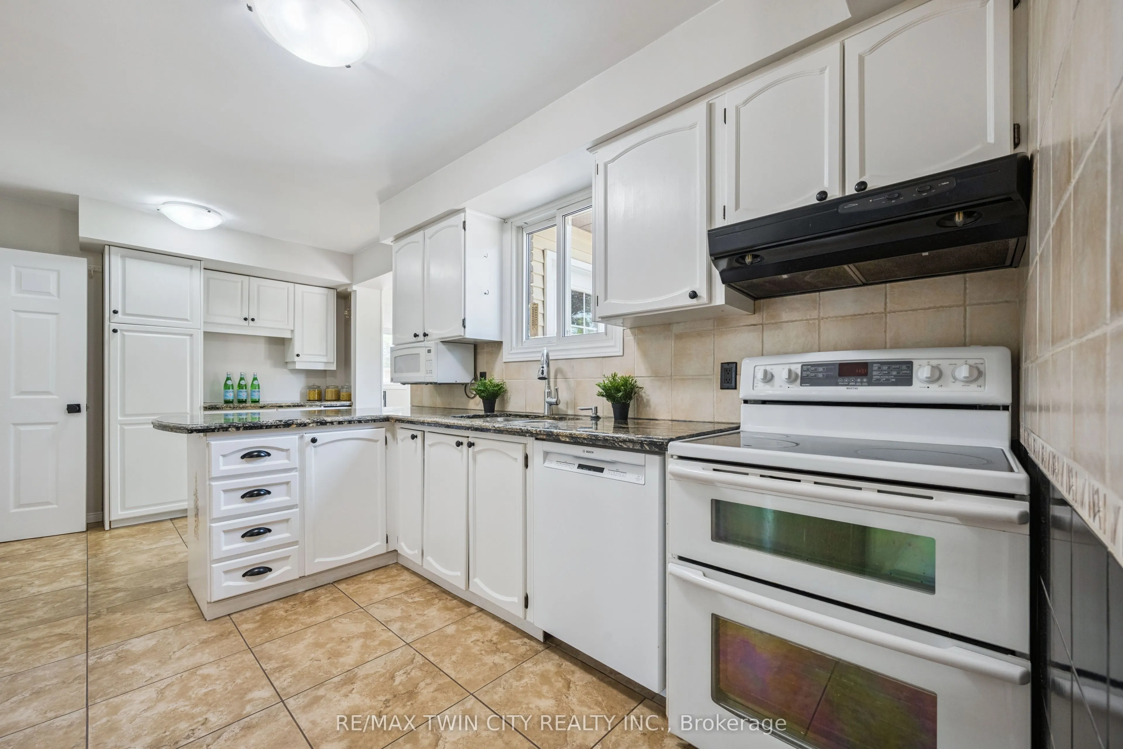 136 St Jerome Crescent