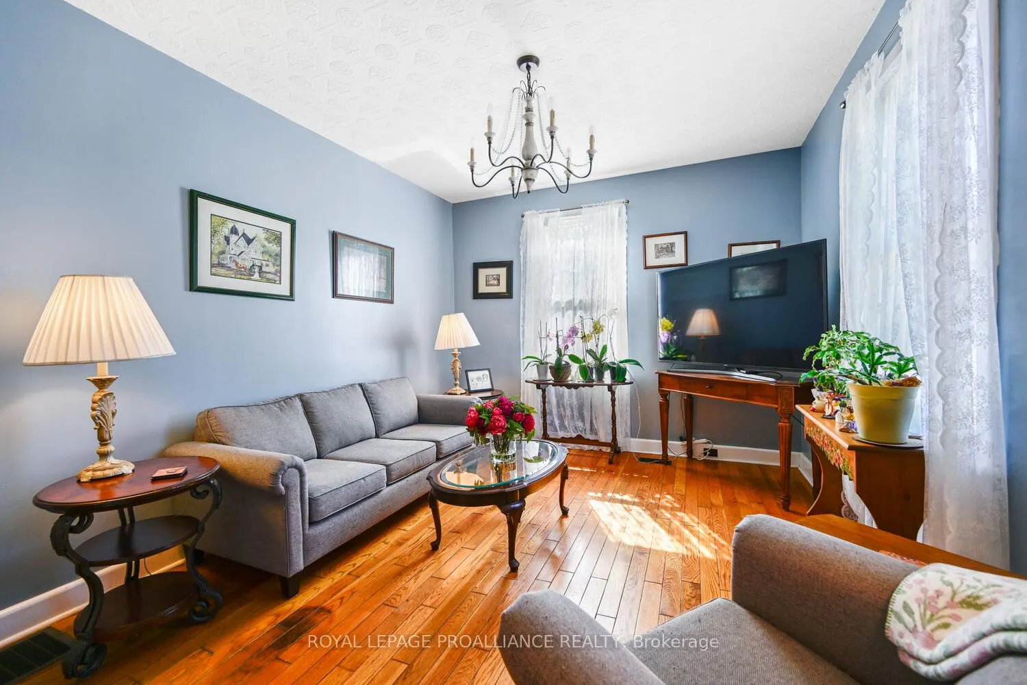 394 Park Street E