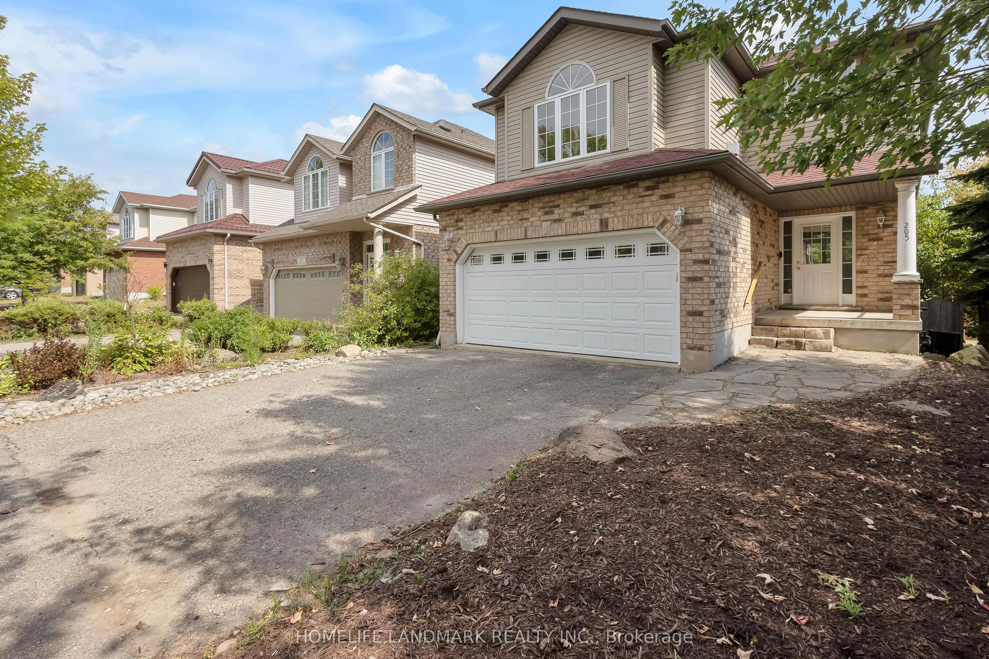 205 Holbeach Crescent