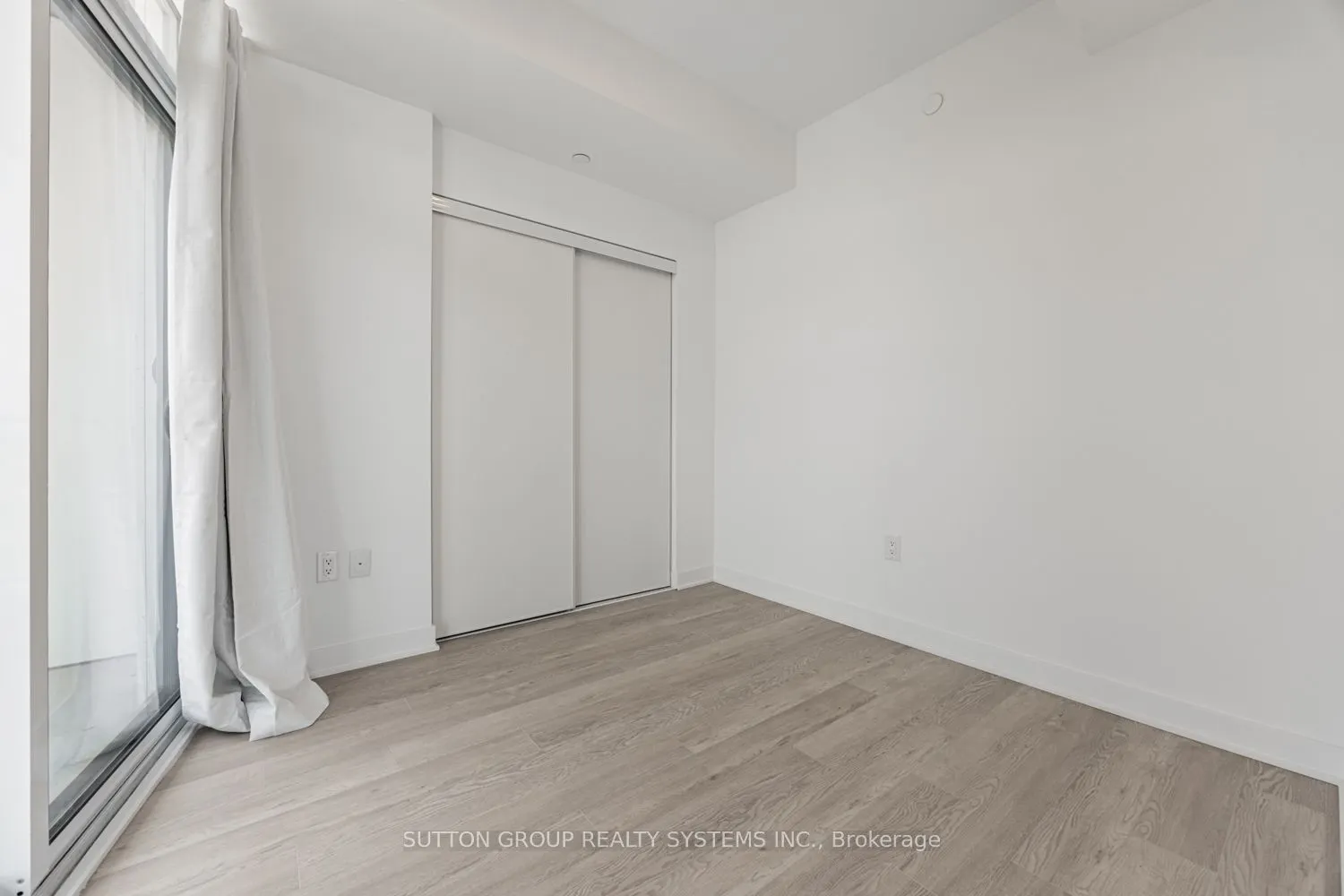 2782 Barton Street E, #916
