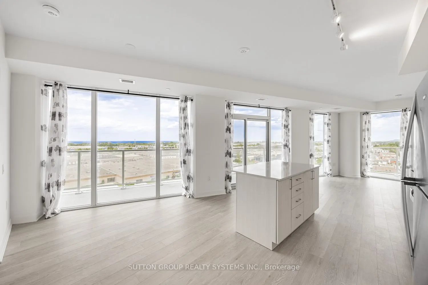 2782 Barton Street E, #916