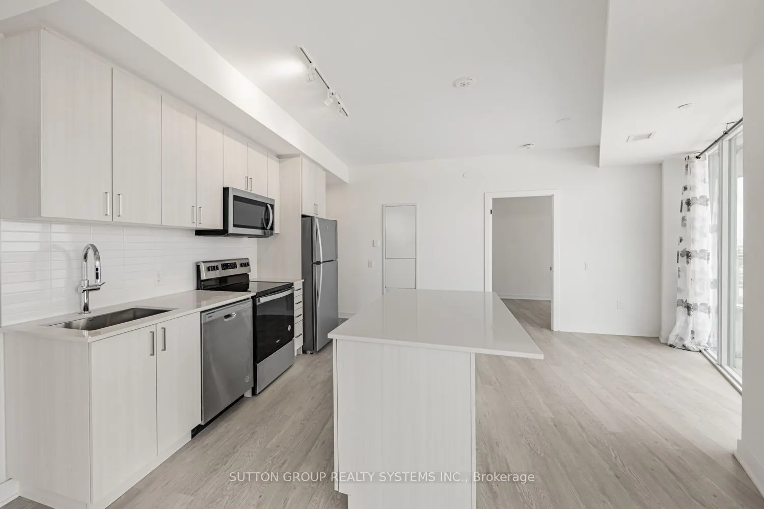 2782 Barton Street E, #916