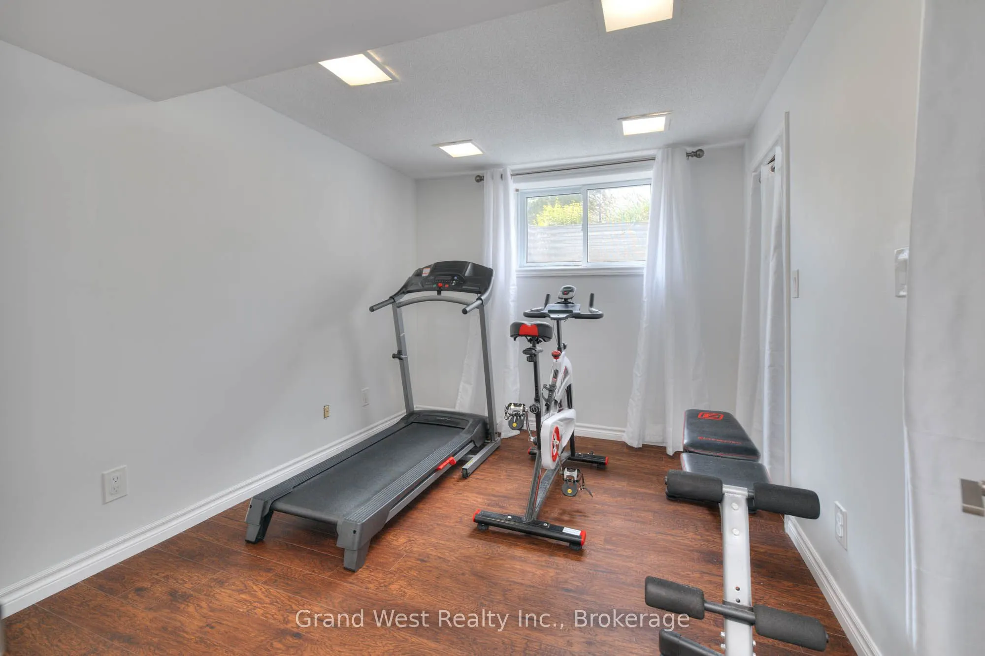 67 Elmwood Crescent