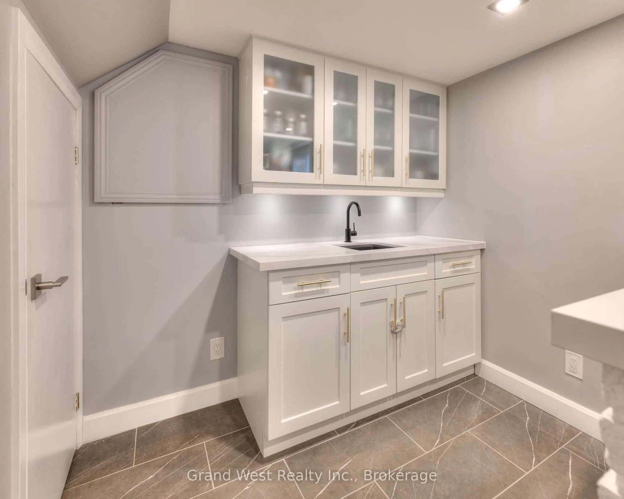 67 Elmwood Crescent