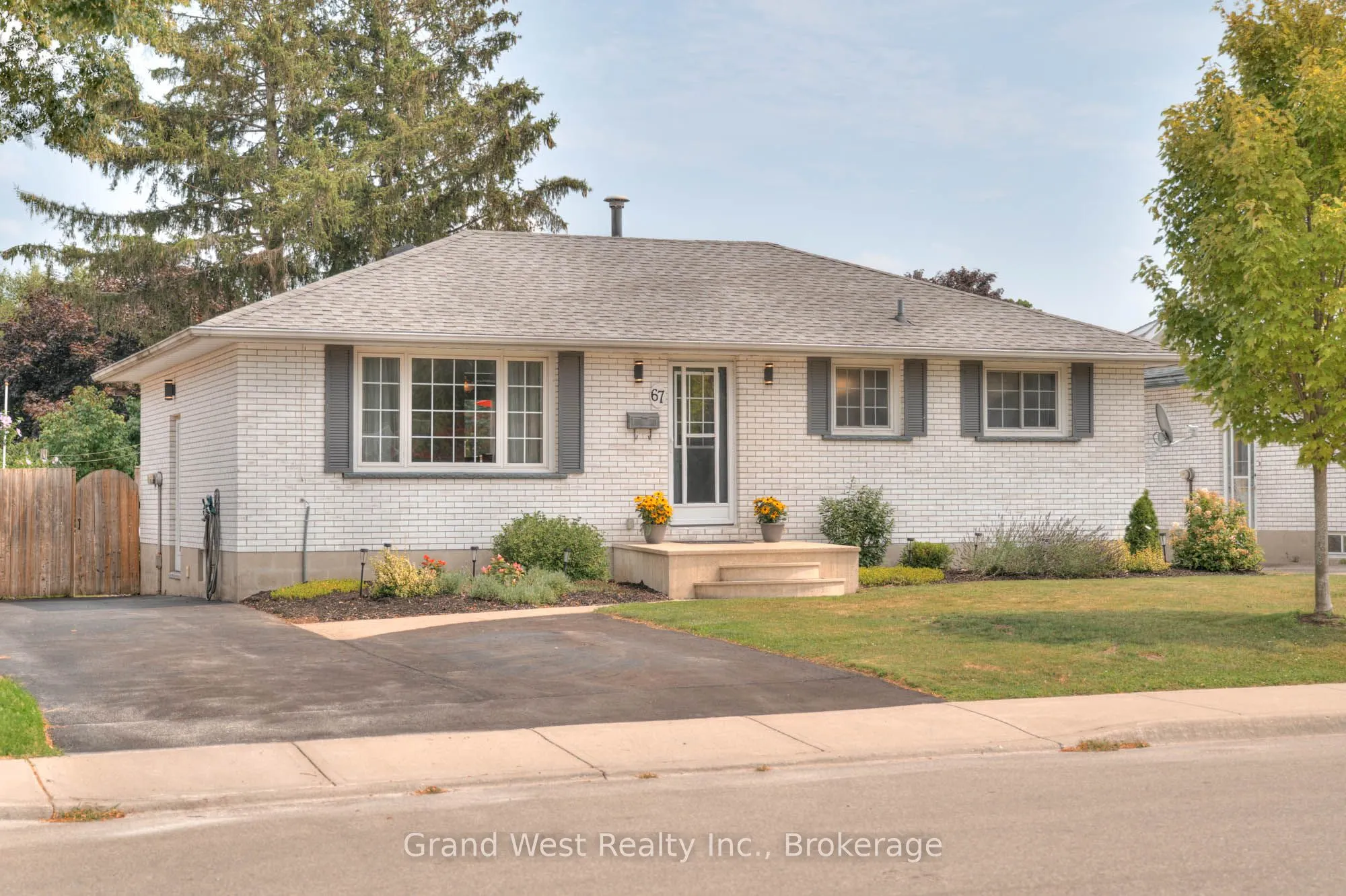 67 Elmwood Crescent