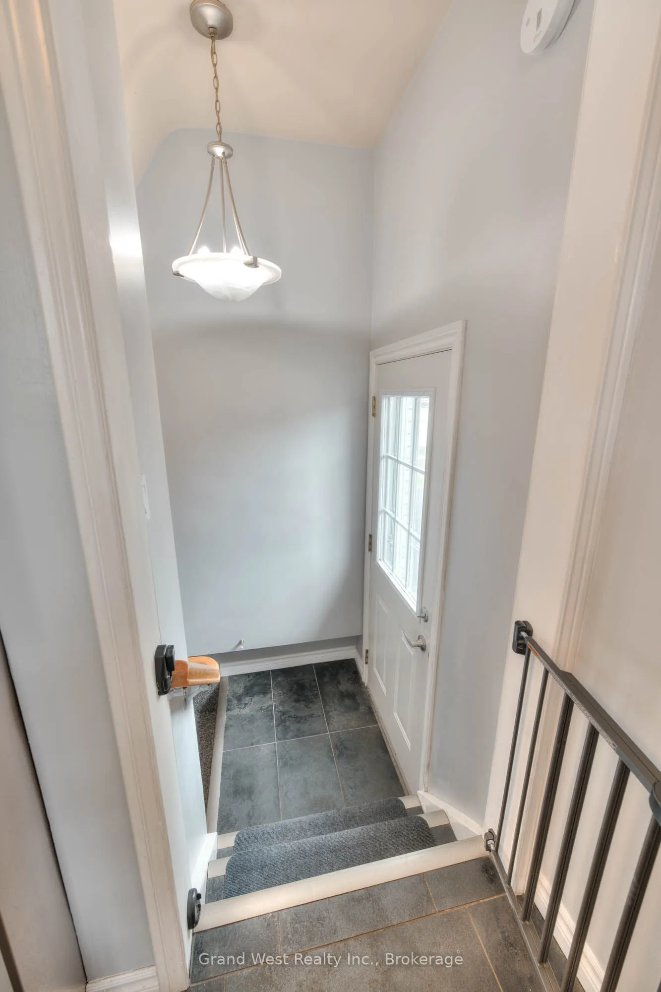 67 Elmwood Crescent