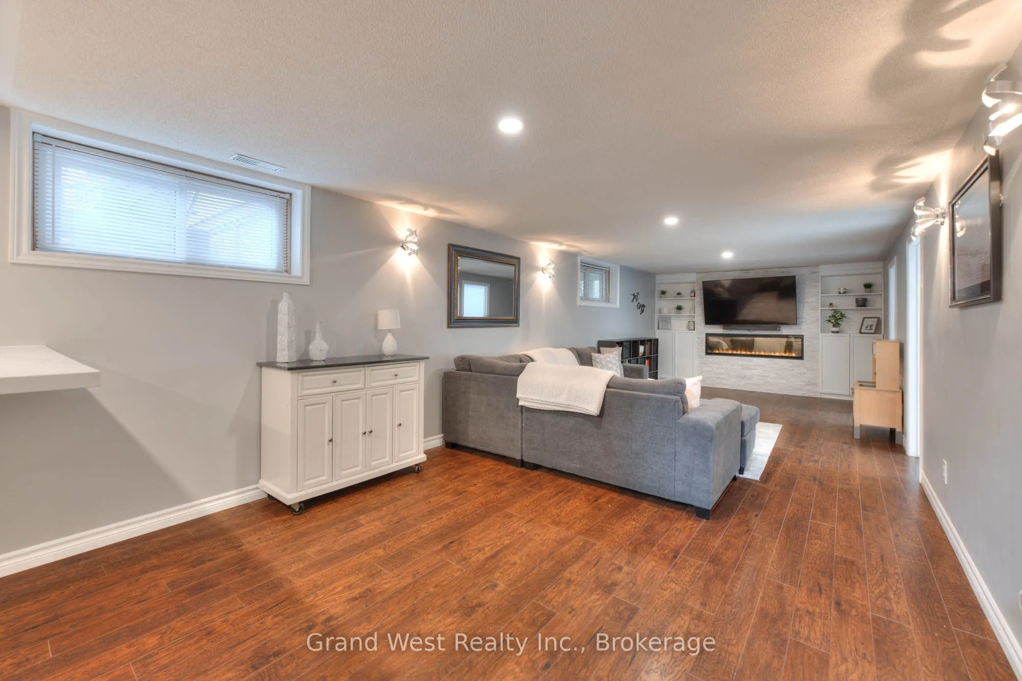 67 Elmwood Crescent