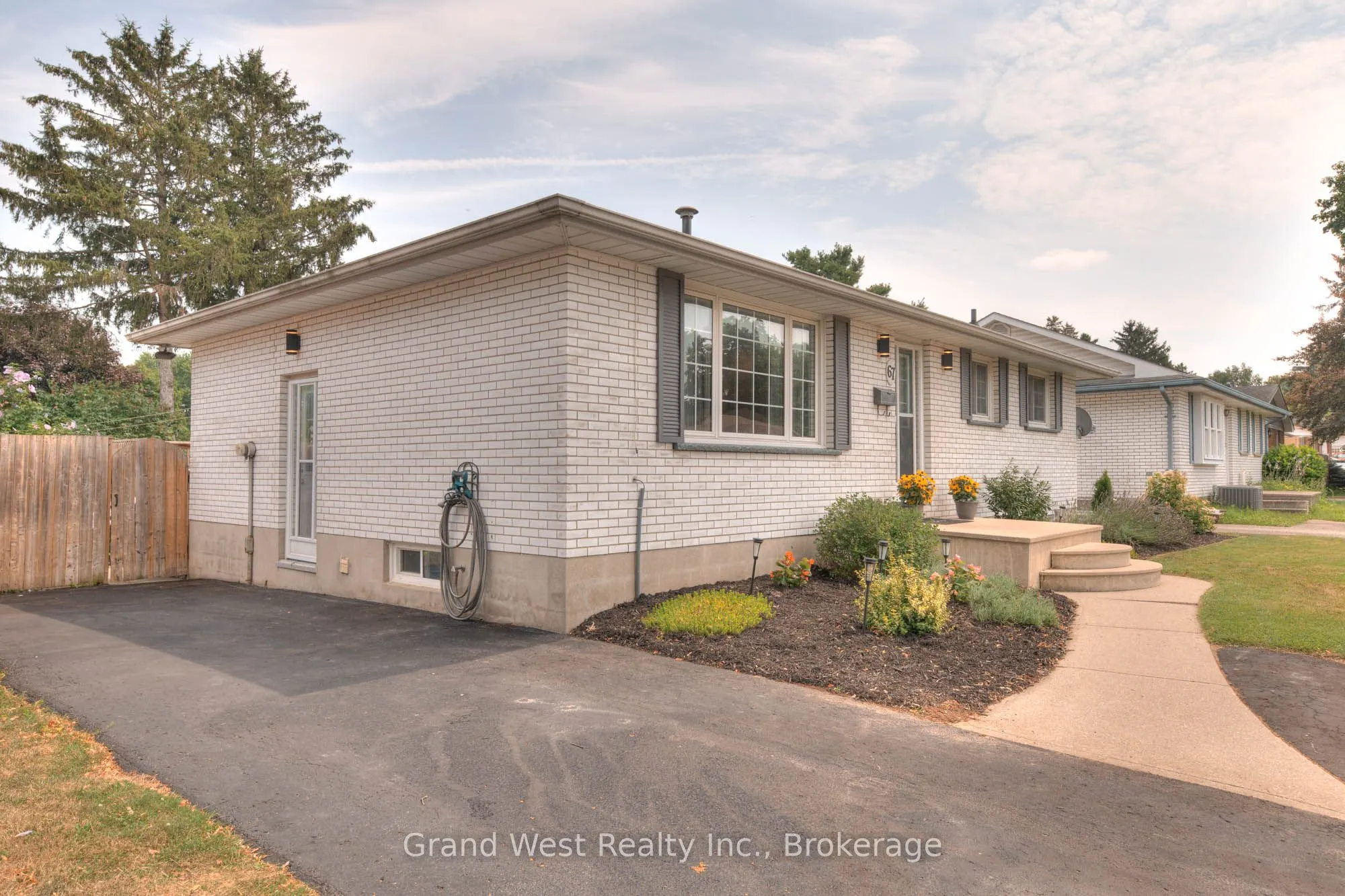 67 Elmwood Crescent
