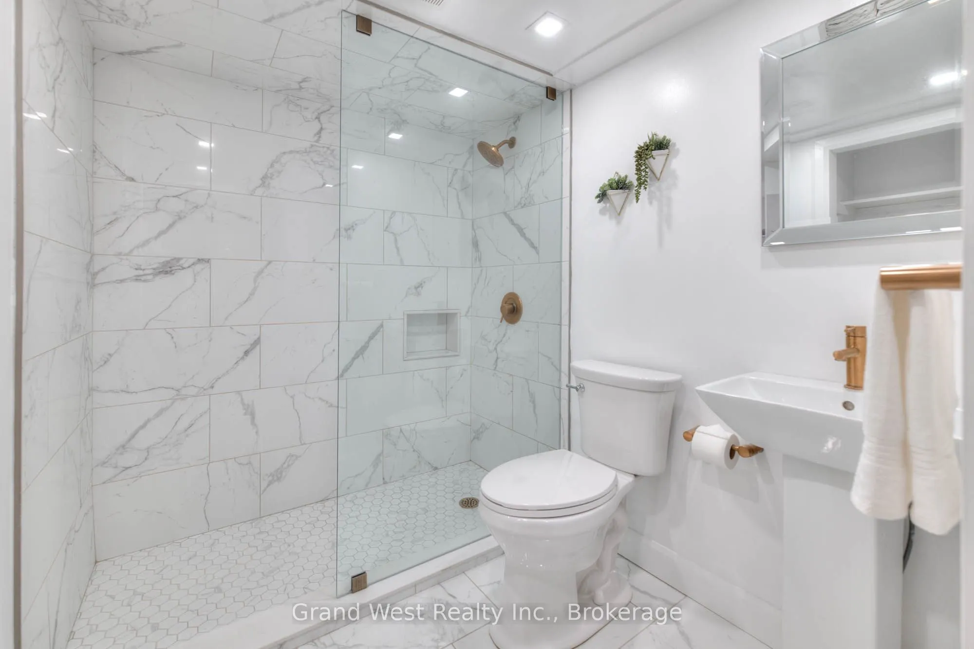 67 Elmwood Crescent
