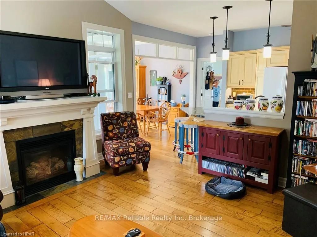 22 Thimbleweed Drive