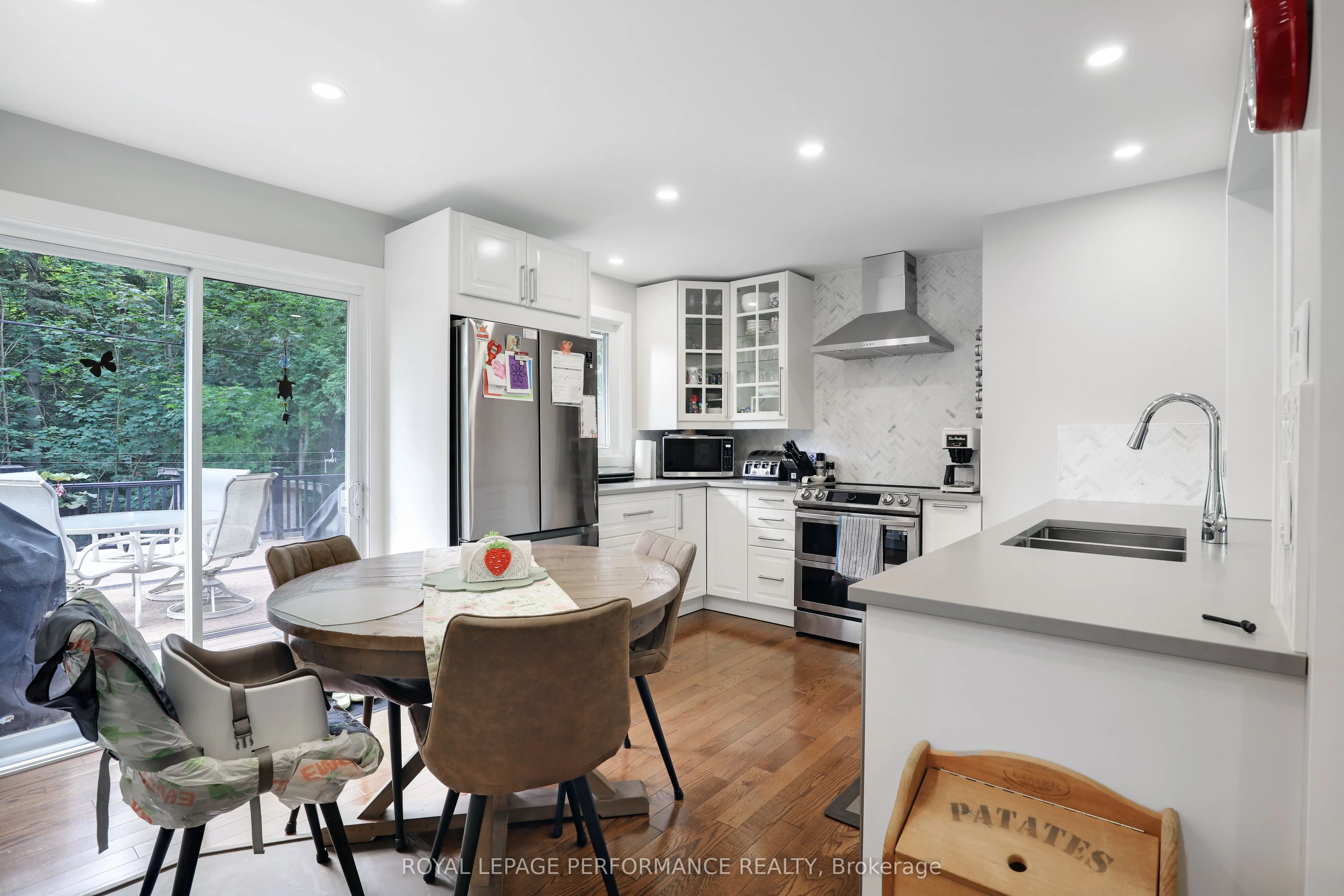 926 Charleswood Avenue, #main floor