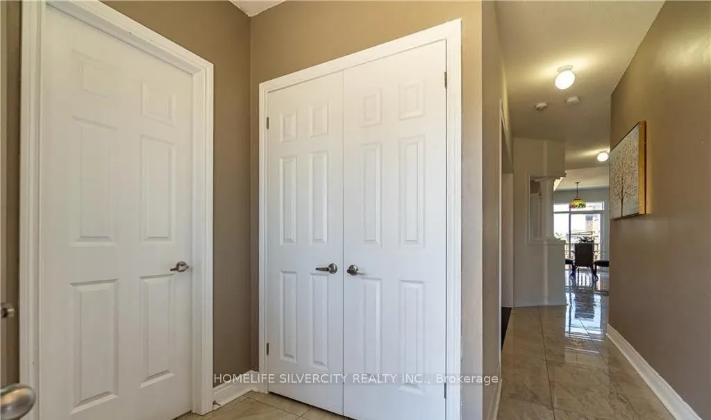 1029 Upper Thames Drive