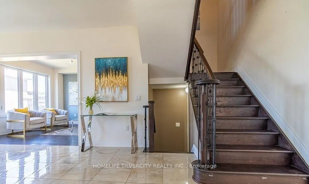 1029 Upper Thames Drive