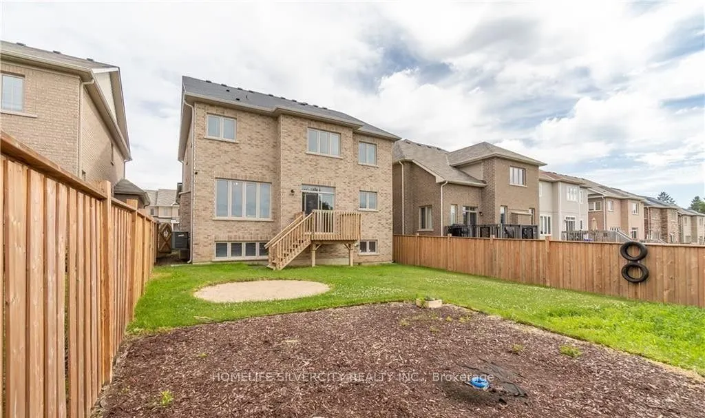 1029 Upper Thames Drive
