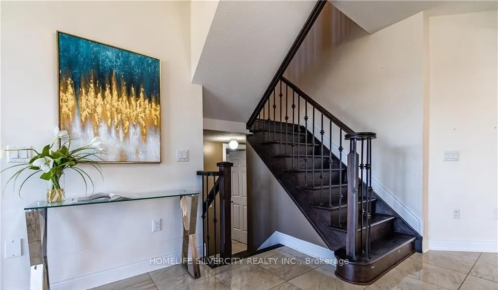 1029 Upper Thames Drive