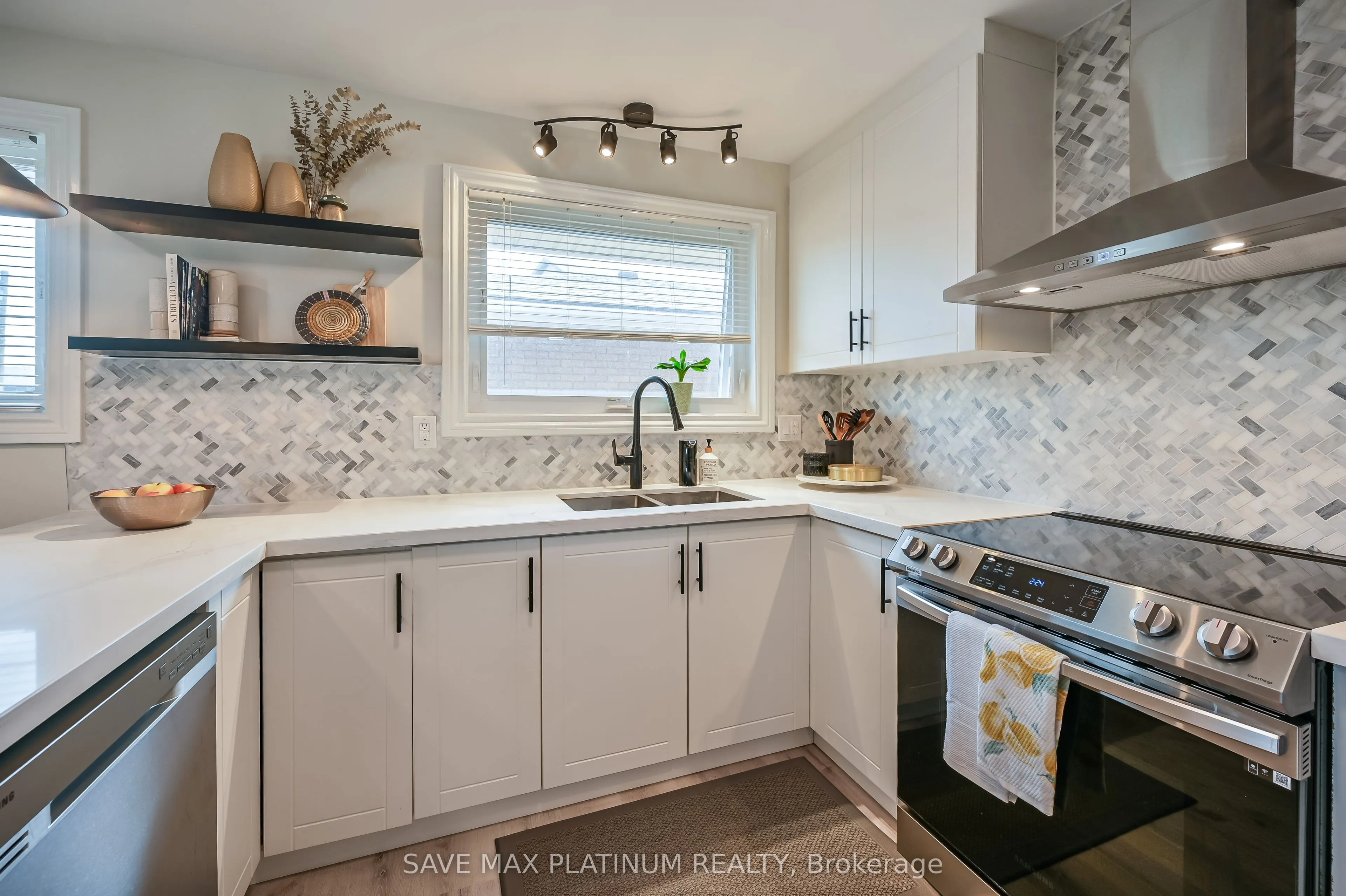 18 Gardenia Court