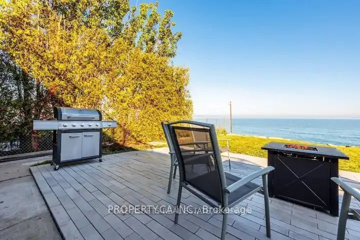 55 Lakeview Drive