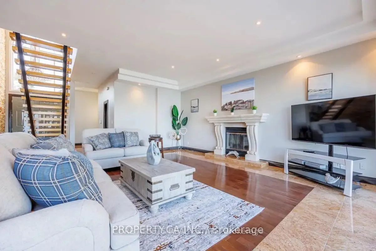 55 Lakeview Drive