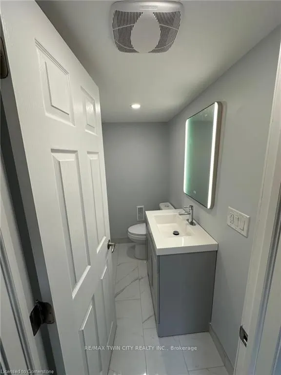 8 Roseneath Crescent S, #B
