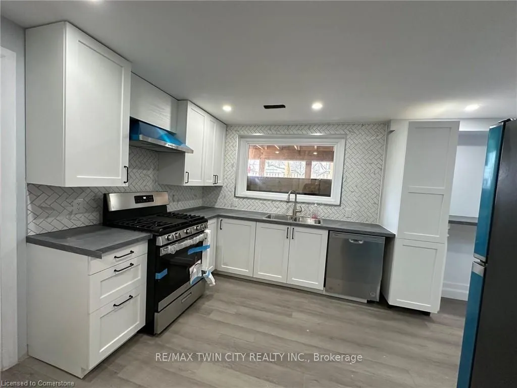 8 Roseneath Crescent S, #B