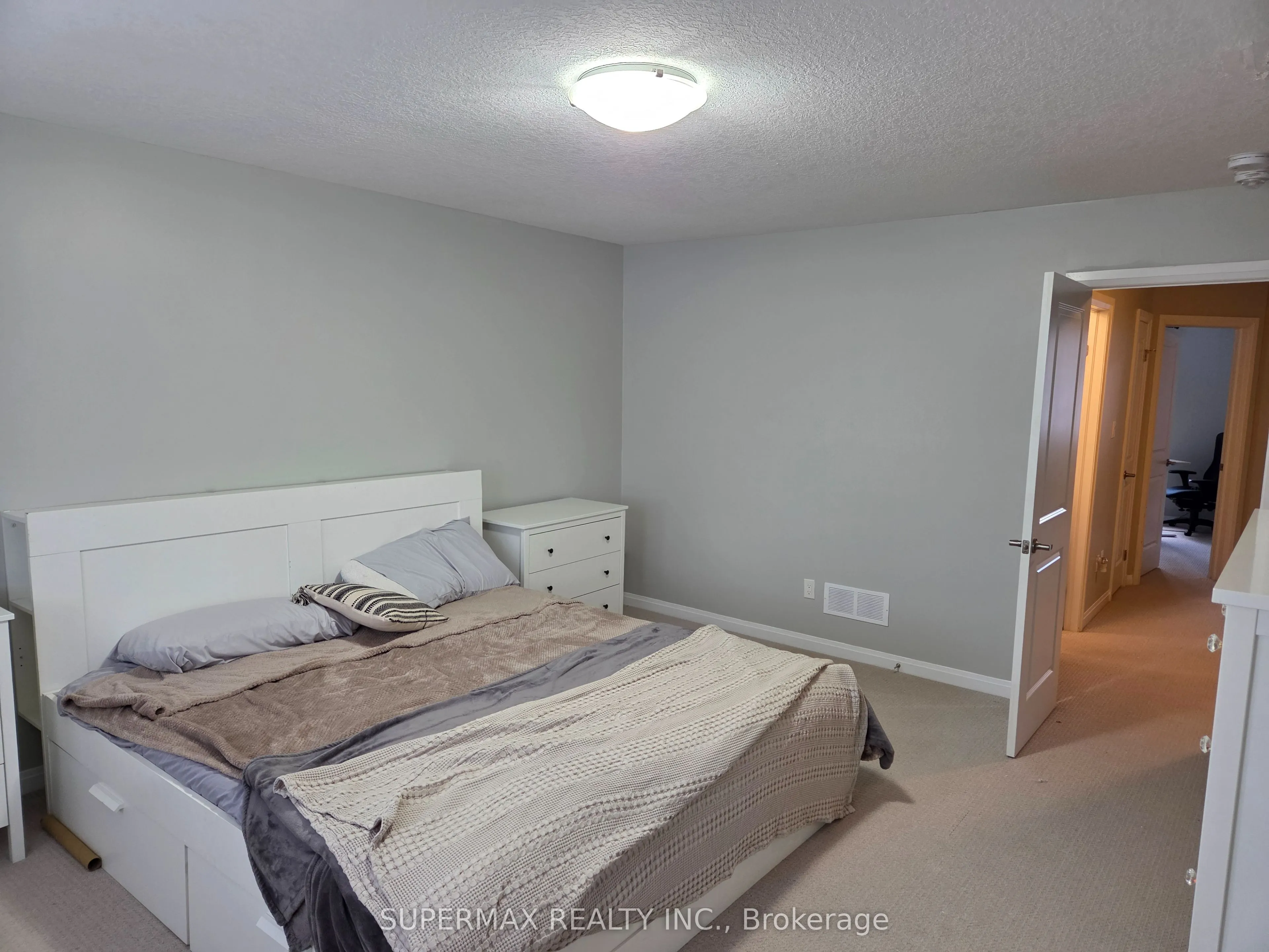 2040 Shore Road, #43