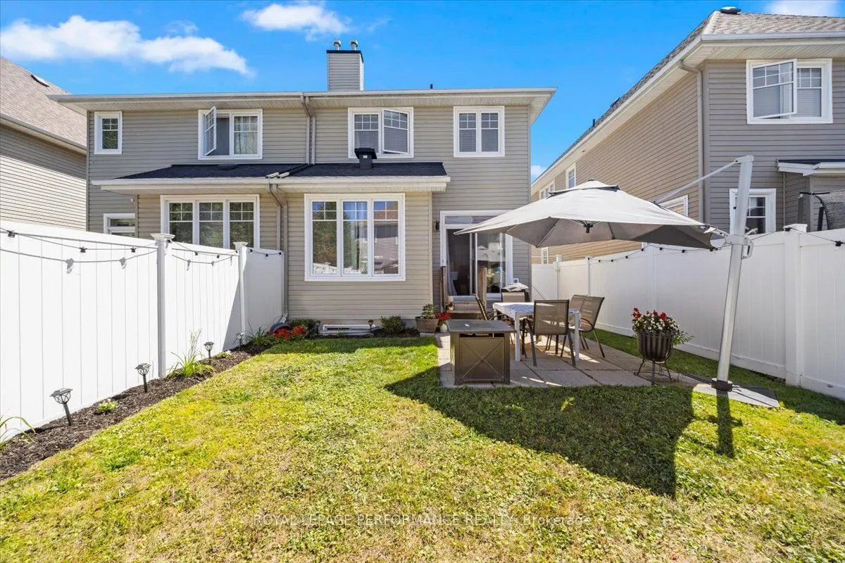 416 Rochefort Circle