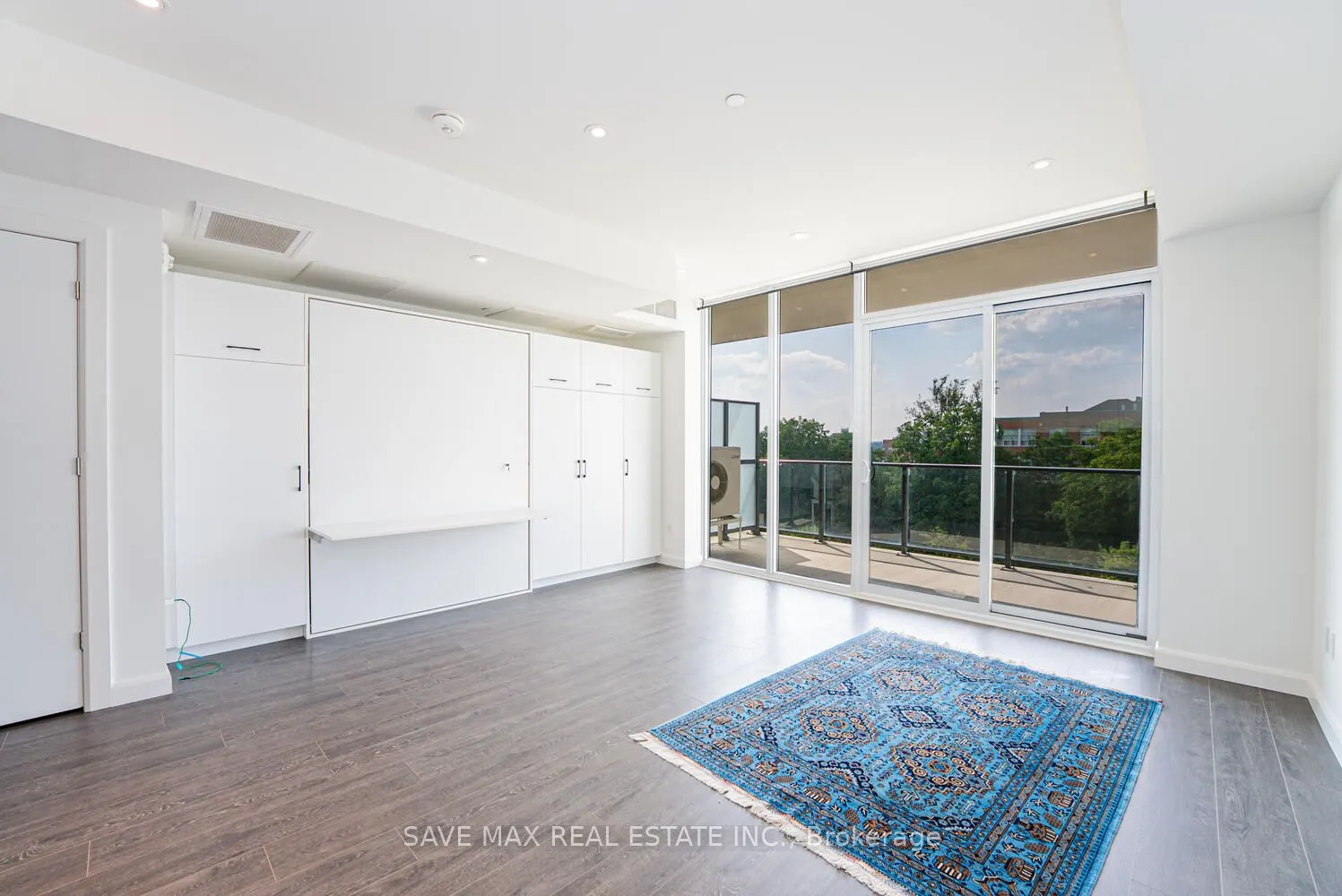 741 King Street W, #411