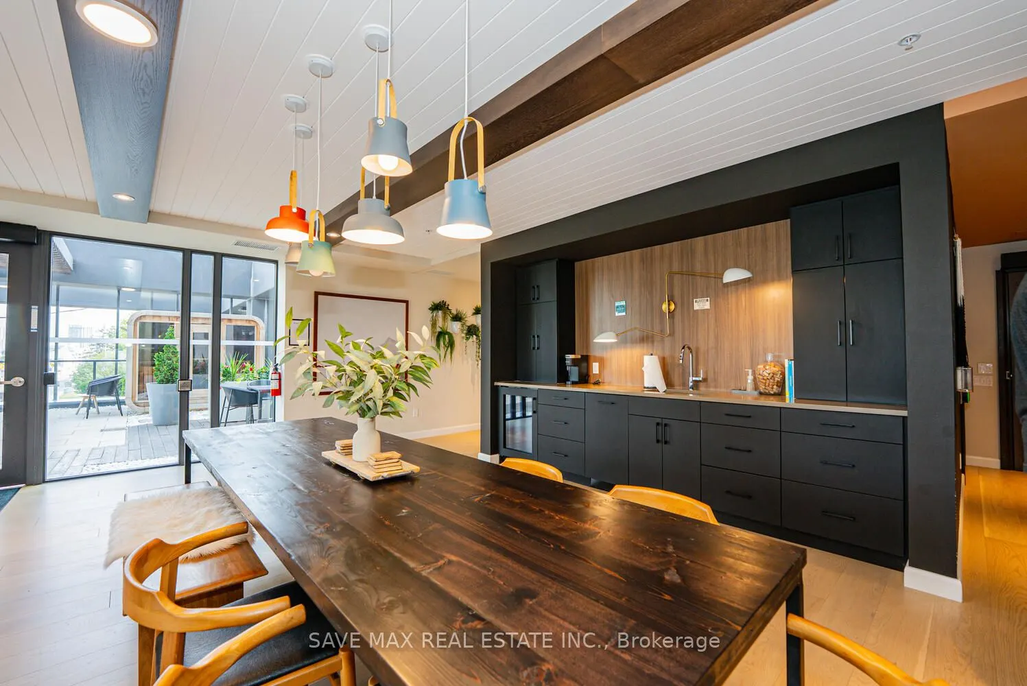 741 King Street W, #411