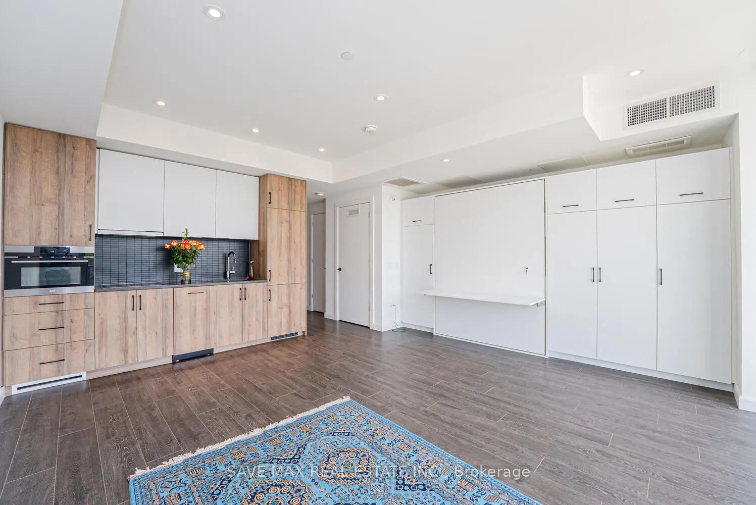 741 King Street W, #411
