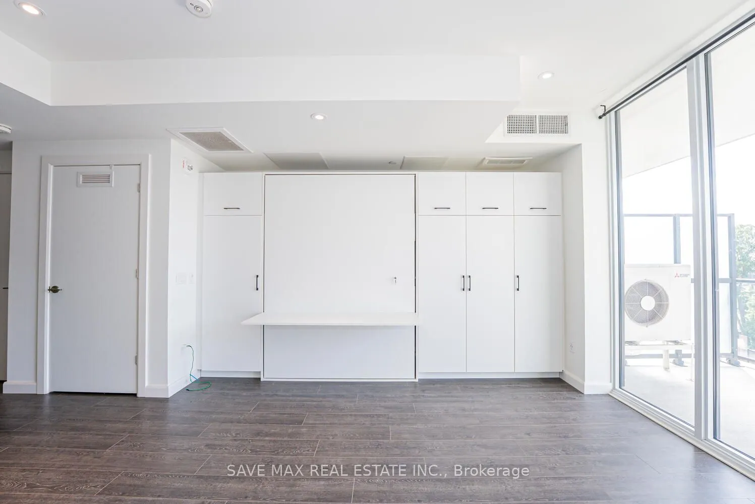 741 King Street W, #411