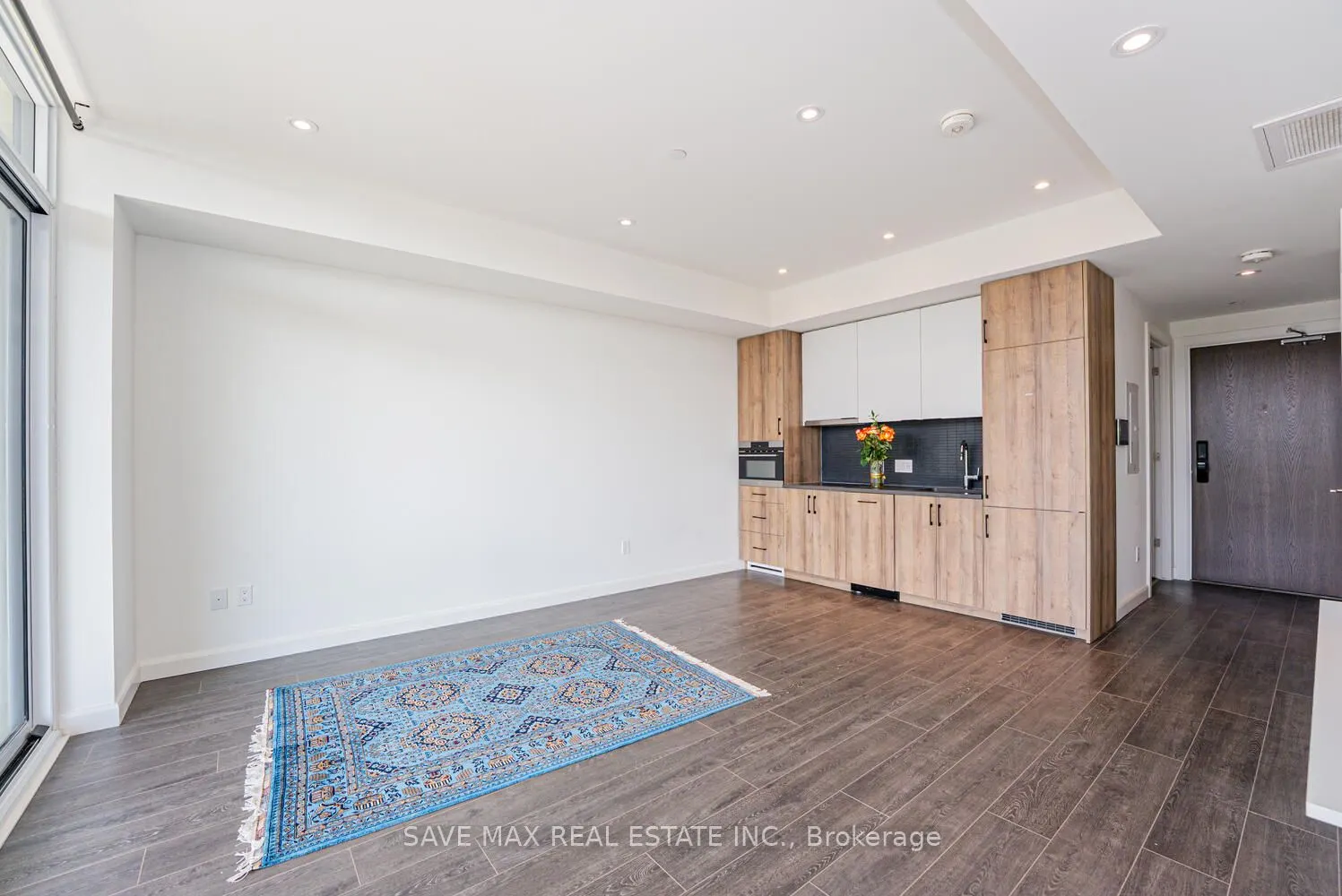 741 King Street W, #411