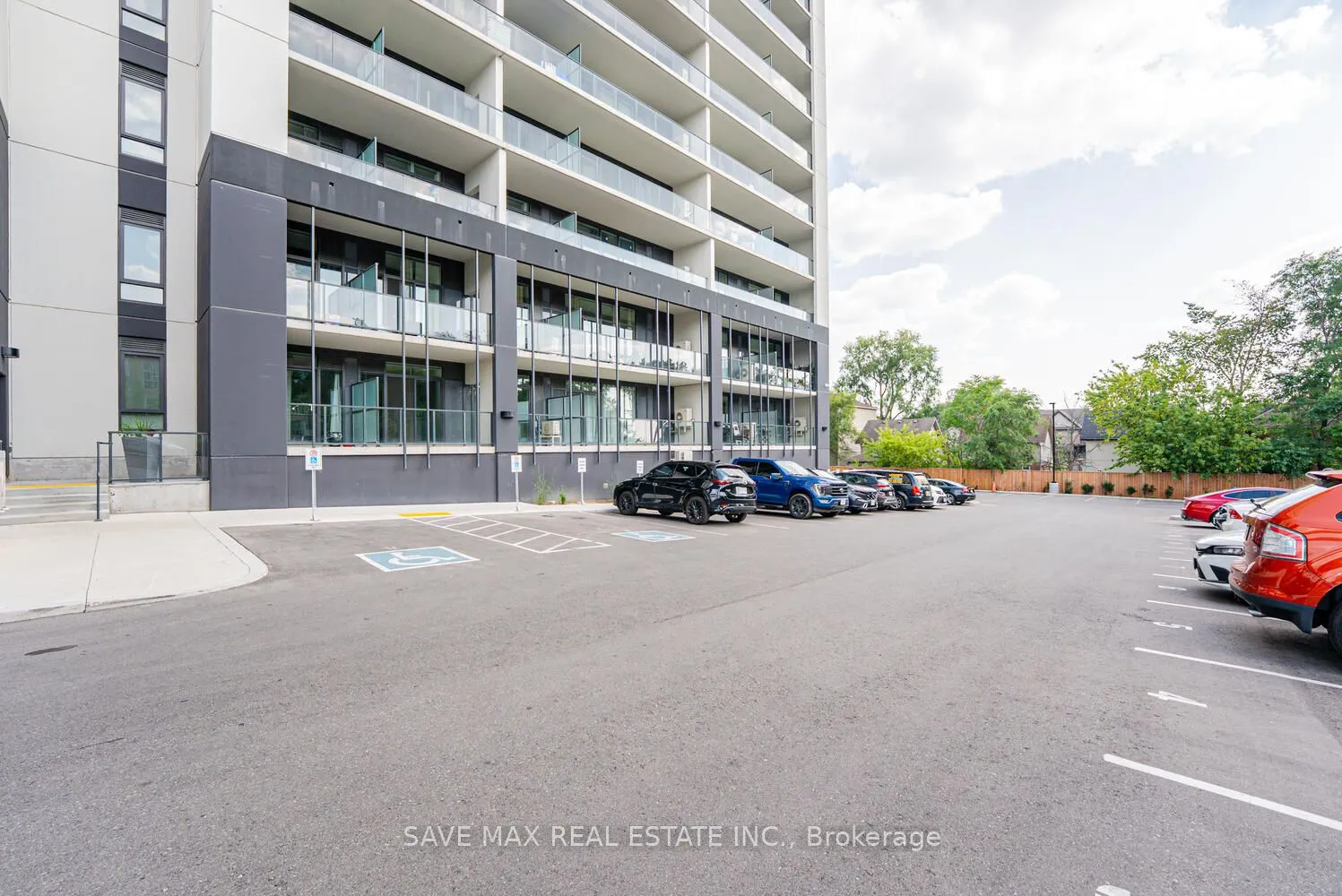 741 King Street W, #411