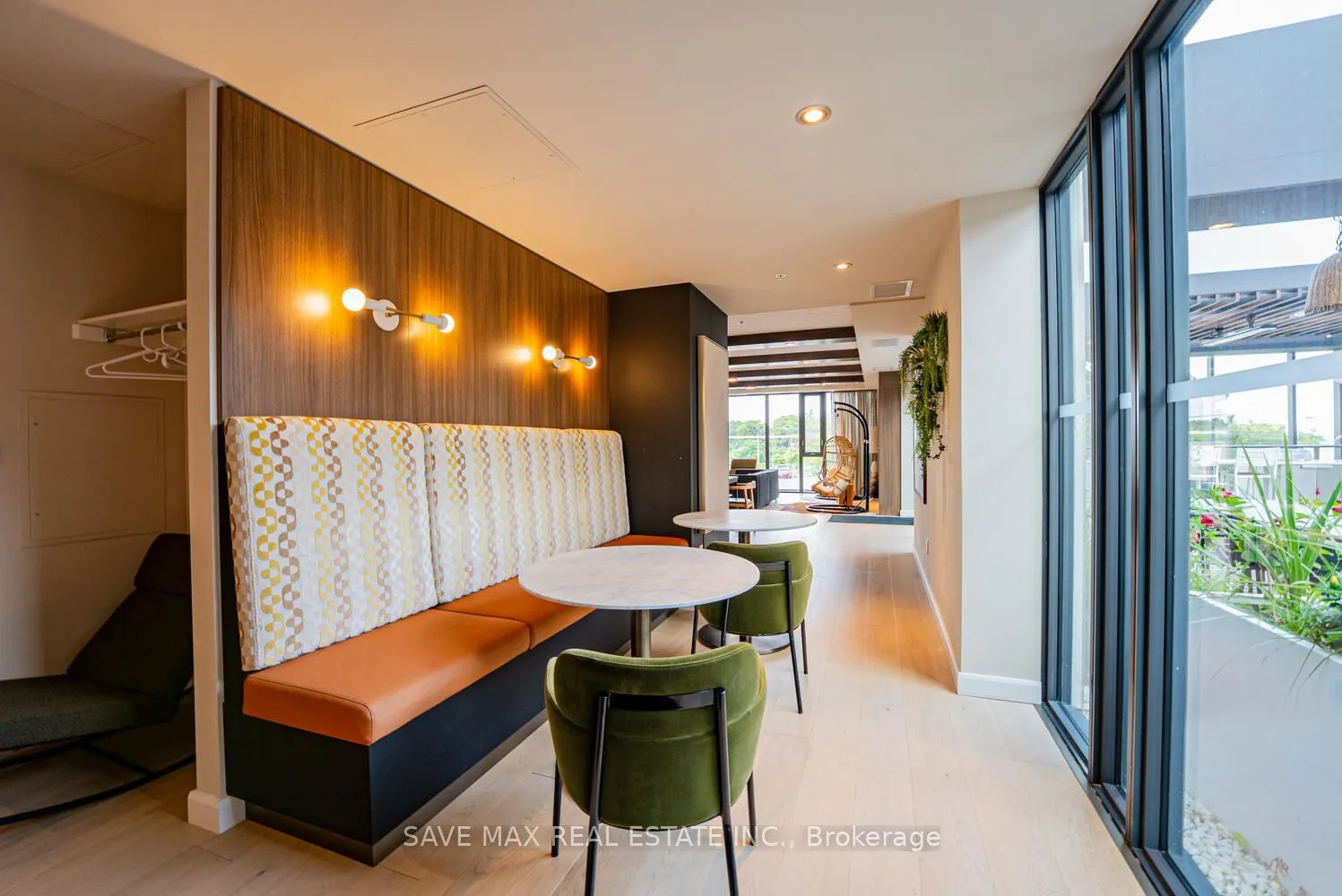 741 King Street W, #411