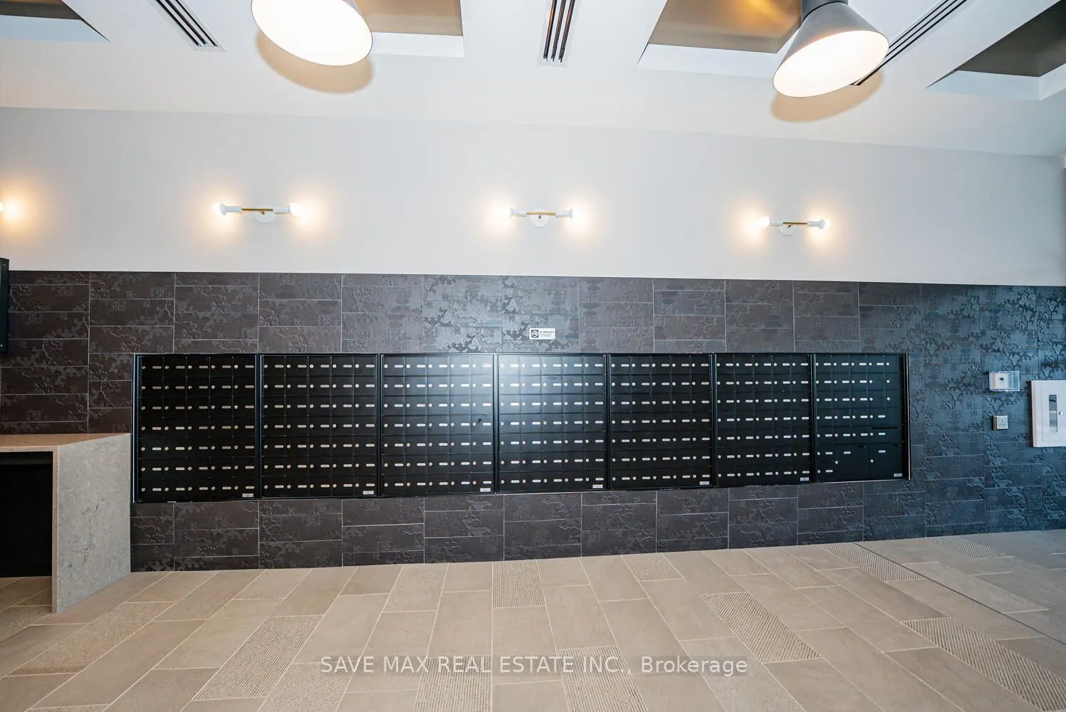 741 King Street W, #411