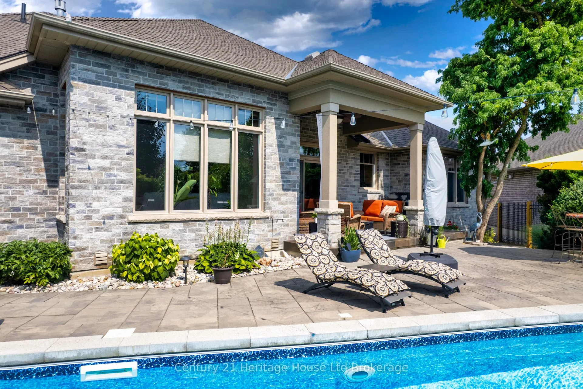 563 Lakeview Drive