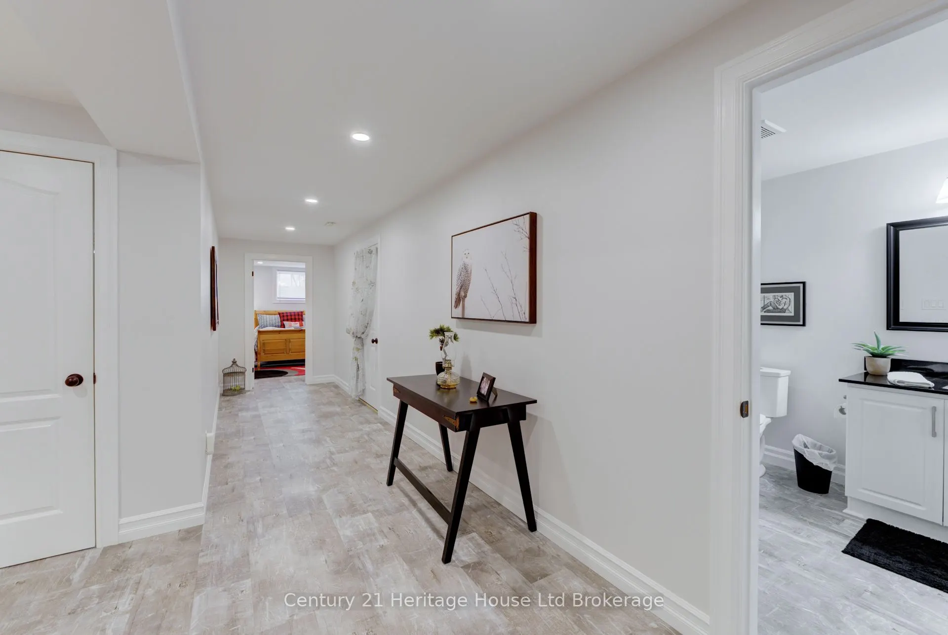 563 Lakeview Drive