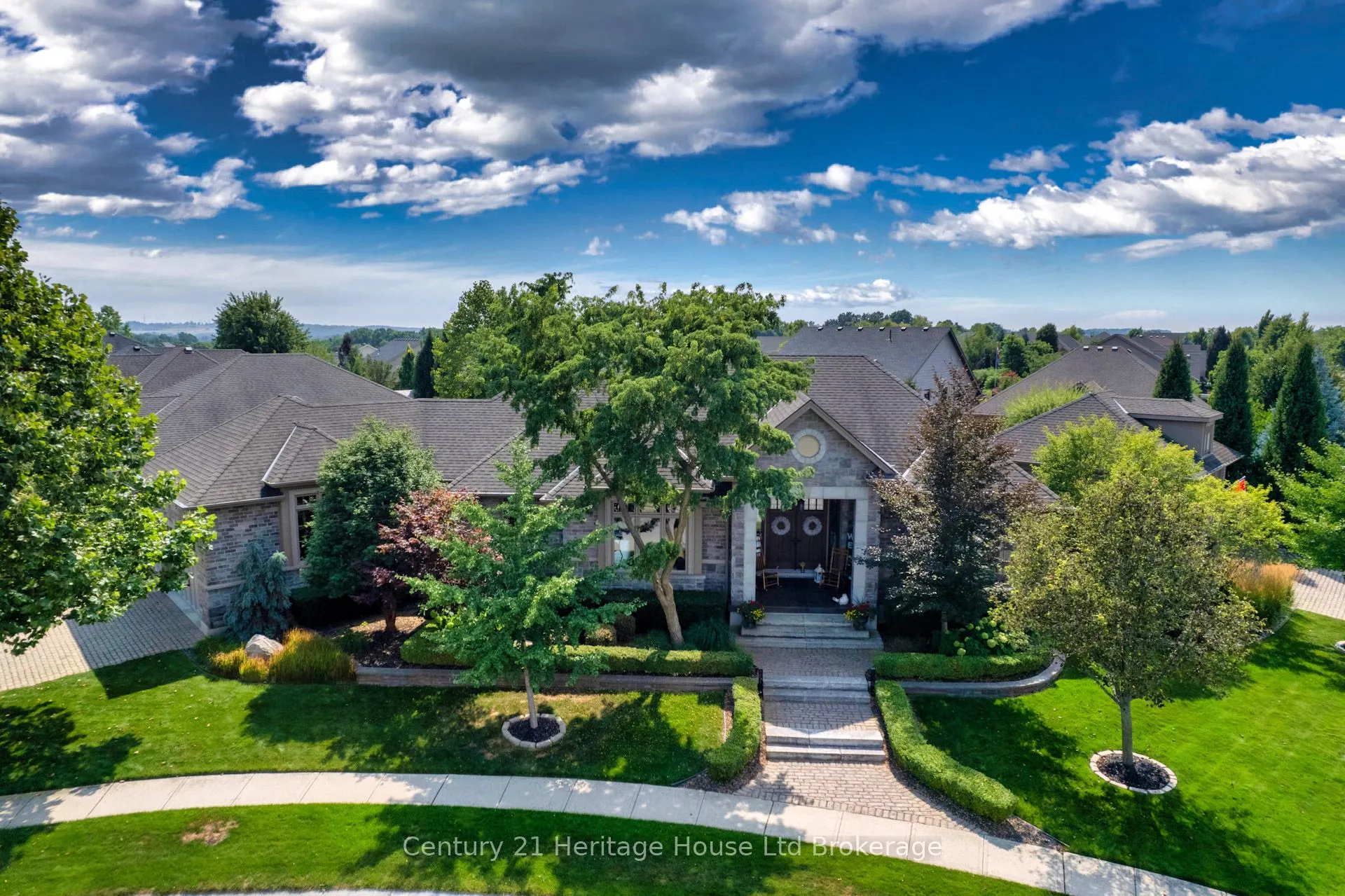 563 Lakeview Drive