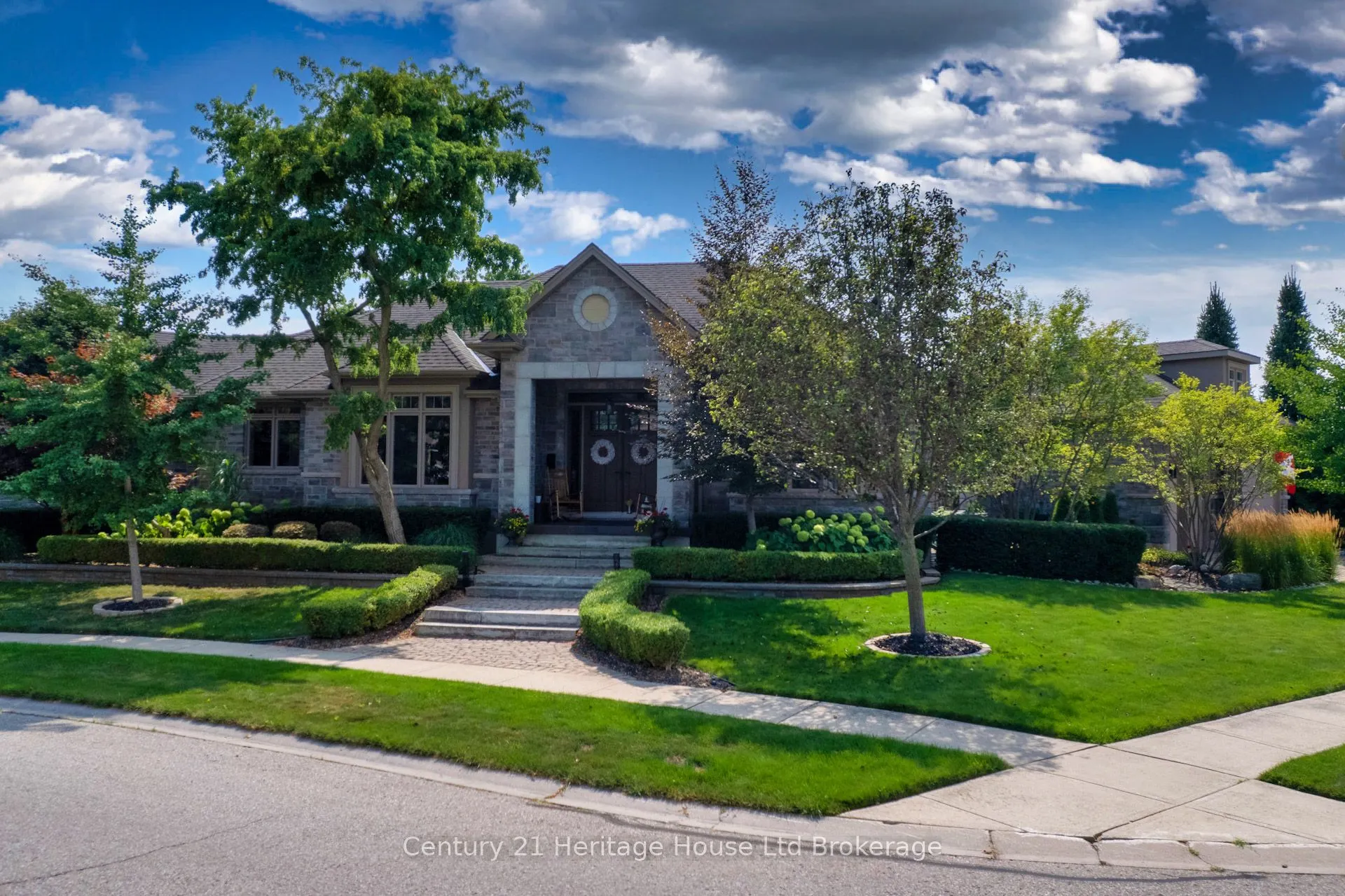 563 Lakeview Drive
